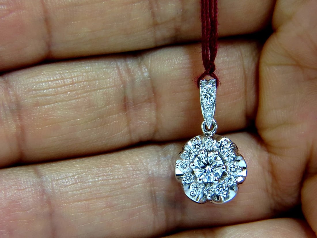 1.01CT NATURAL DIAMONDS CLUSTER RAISED CLOVER PENDANT 14KT G/VS+** - 4