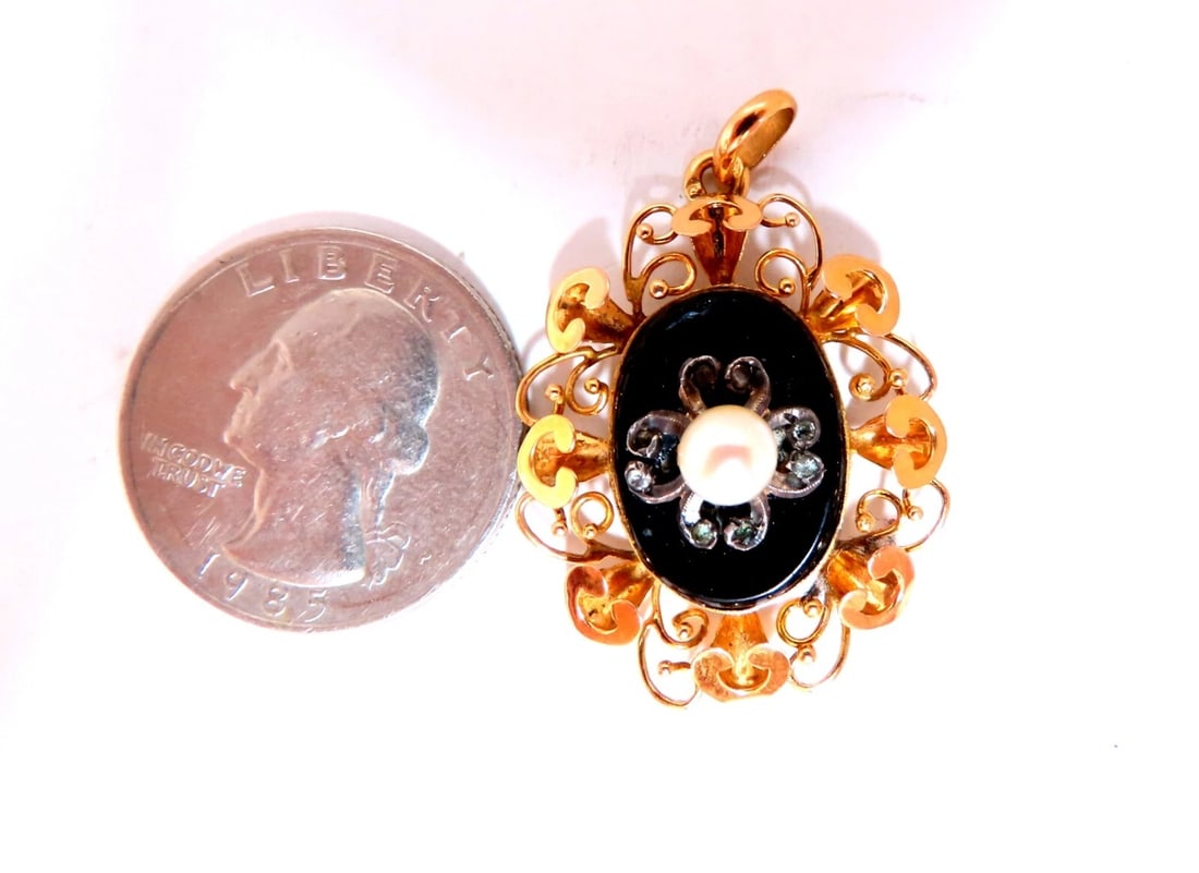 Vintage 18 karat Pearl onyx fluted frame pendant** - 3