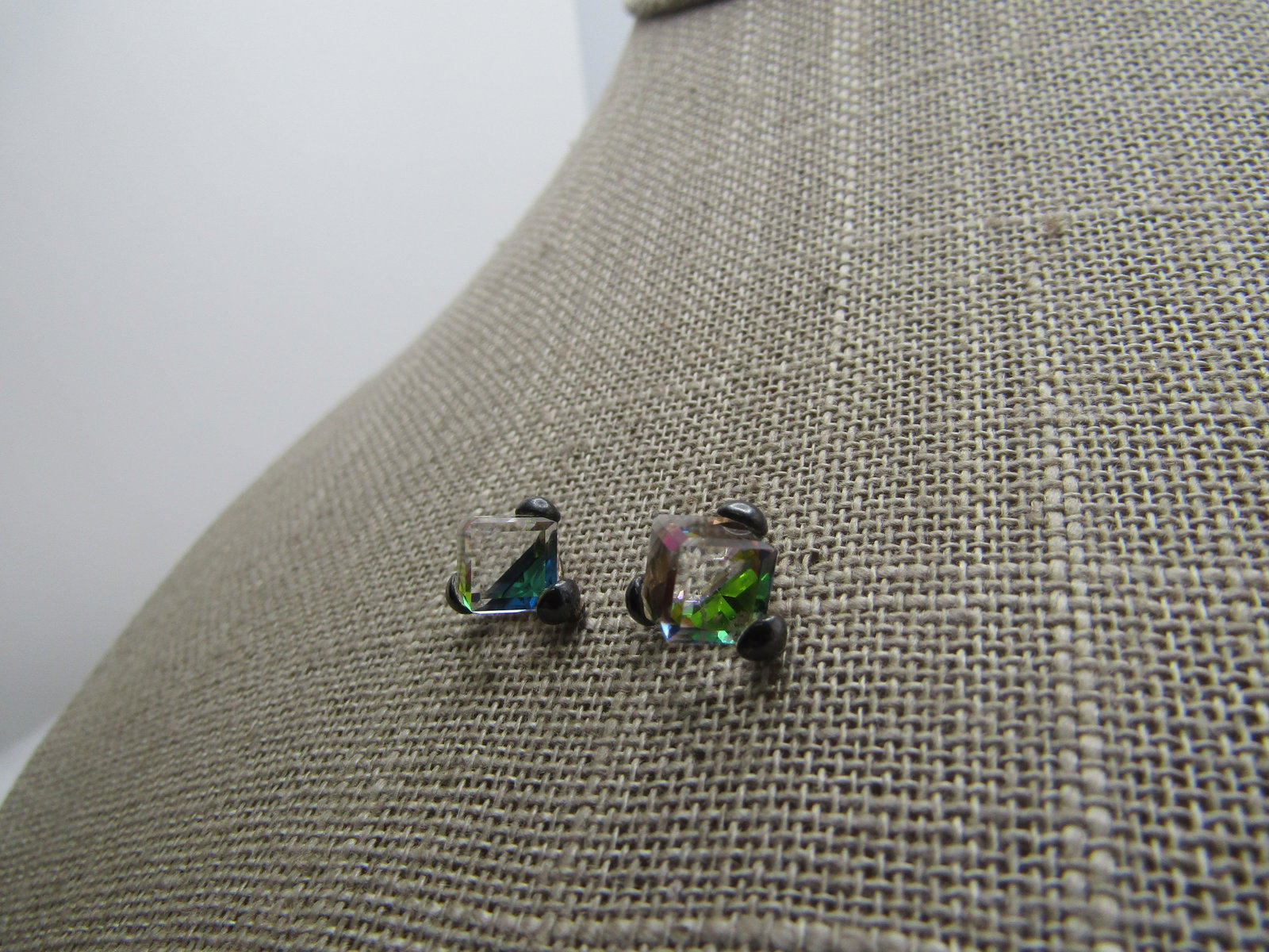 Vintage Sterling Aurora Borealis Cube Earrings, 6mm Cubes, Pierced - 2