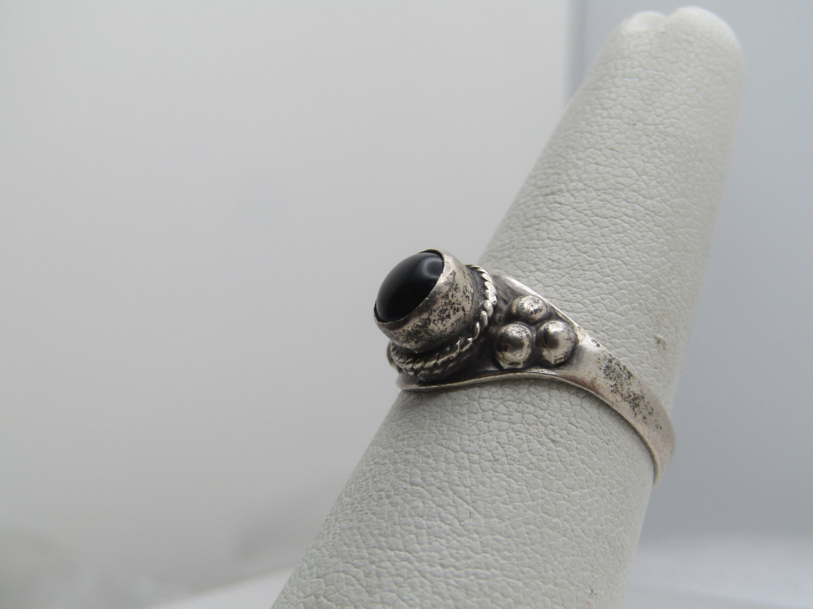 Vintage Sterling Onyx Ring, Southwestern/Bali, Sz. 8, 1970's-1980's - 3