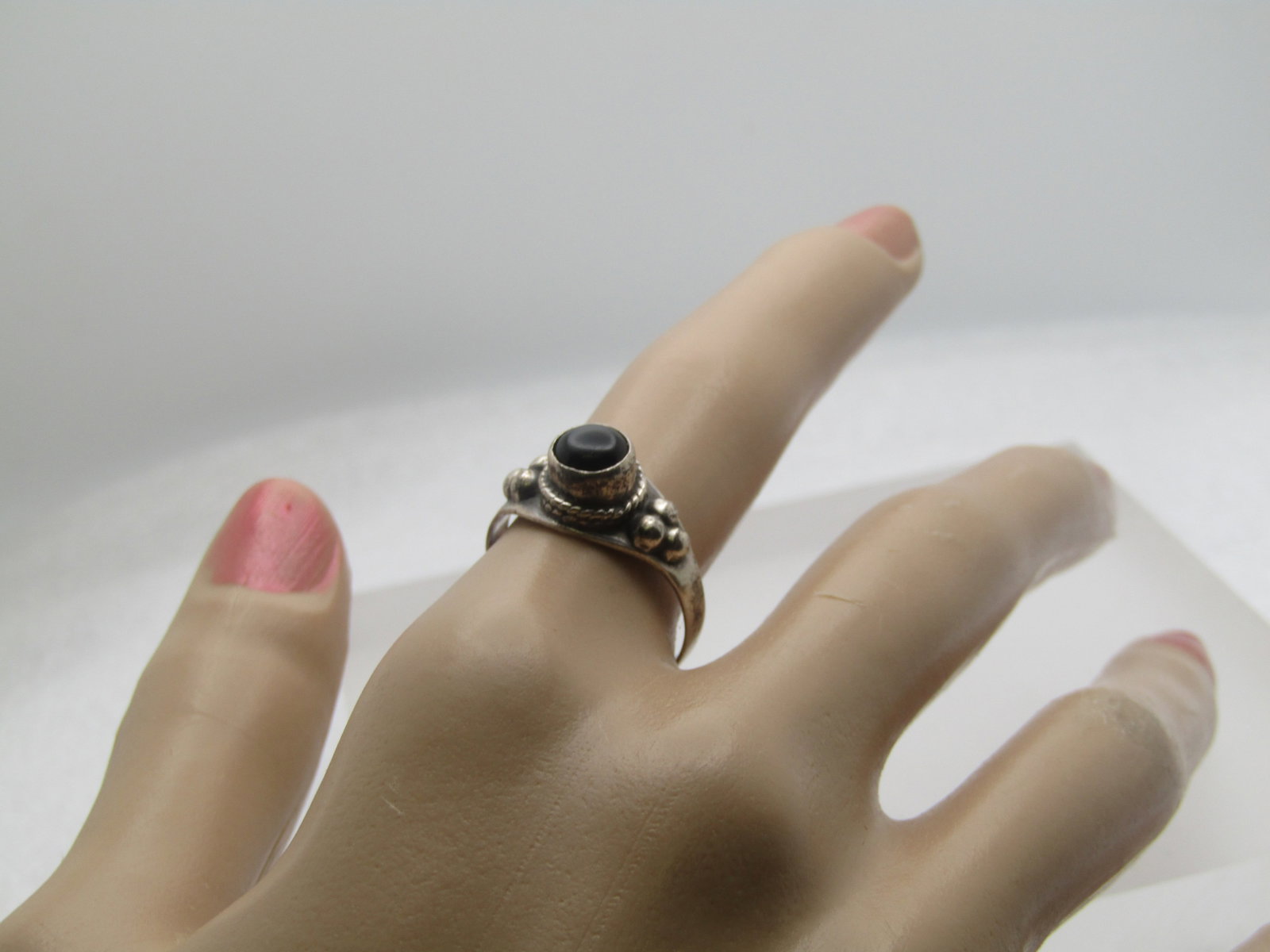 Vintage Sterling Onyx Ring, Southwestern/Bali, Sz. 8, 1970's-1980's - 5