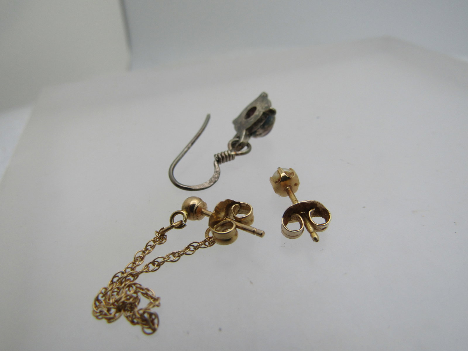 Vintage 2 Single 14kt Earrings; 1 Stering Amethyst Earring, Pierced, 1980's-1990's - 4