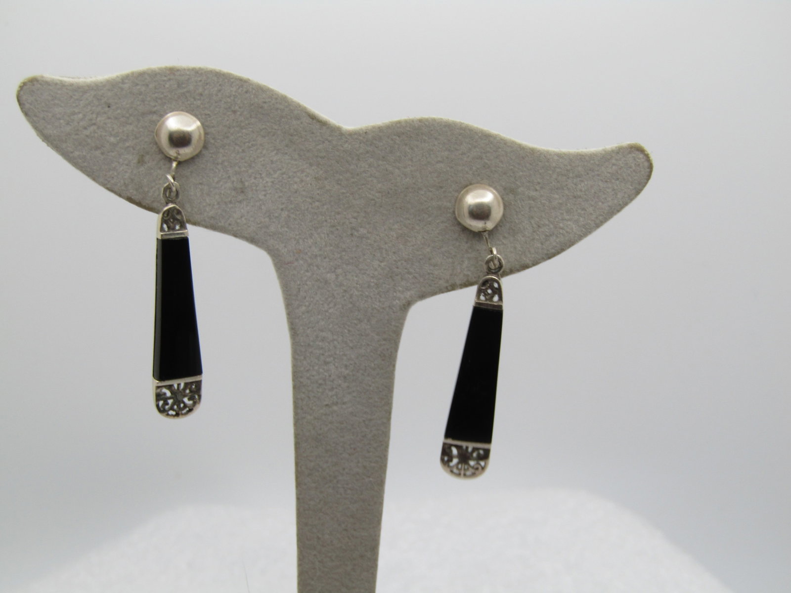 Vintage Sterling Onyx Drop/Clip Earrings, 1980's-1990's: Vintage Sterling Onyx Drop/Clip Earrings, 1980's-1990's. They are marked sterling on the clip side and on the back of the drop and test as sterling with an appx. weight of 5.57 gr. The earrings total 