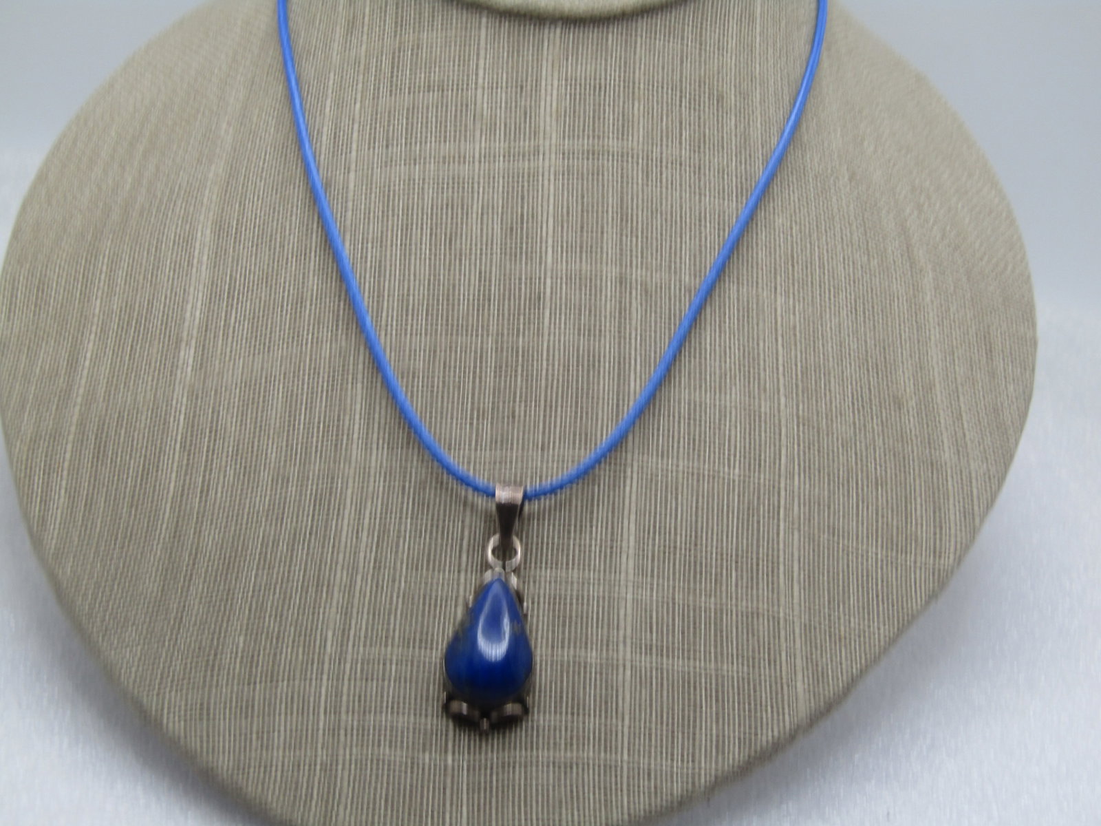 Vintage Sterling Lapis Lazuli Necklace, Southwestern Vibe, 18"-20", 1970's-1980's: Vintage Sterling Lapis Lazuli Necklace, Southwestern and Bali Vibe, 18"-20", 1970's-1980's. The pendant has a wide swing bail and is appx. 1.25" long and 5/8" wide. It is marked.925 on the bail and te