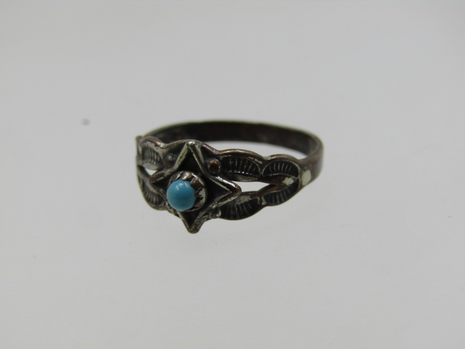 Vintage Sterling Southwestern turquoise Snakeye Ring, Sz. 3, Bell Trading, Mid-Century - 4