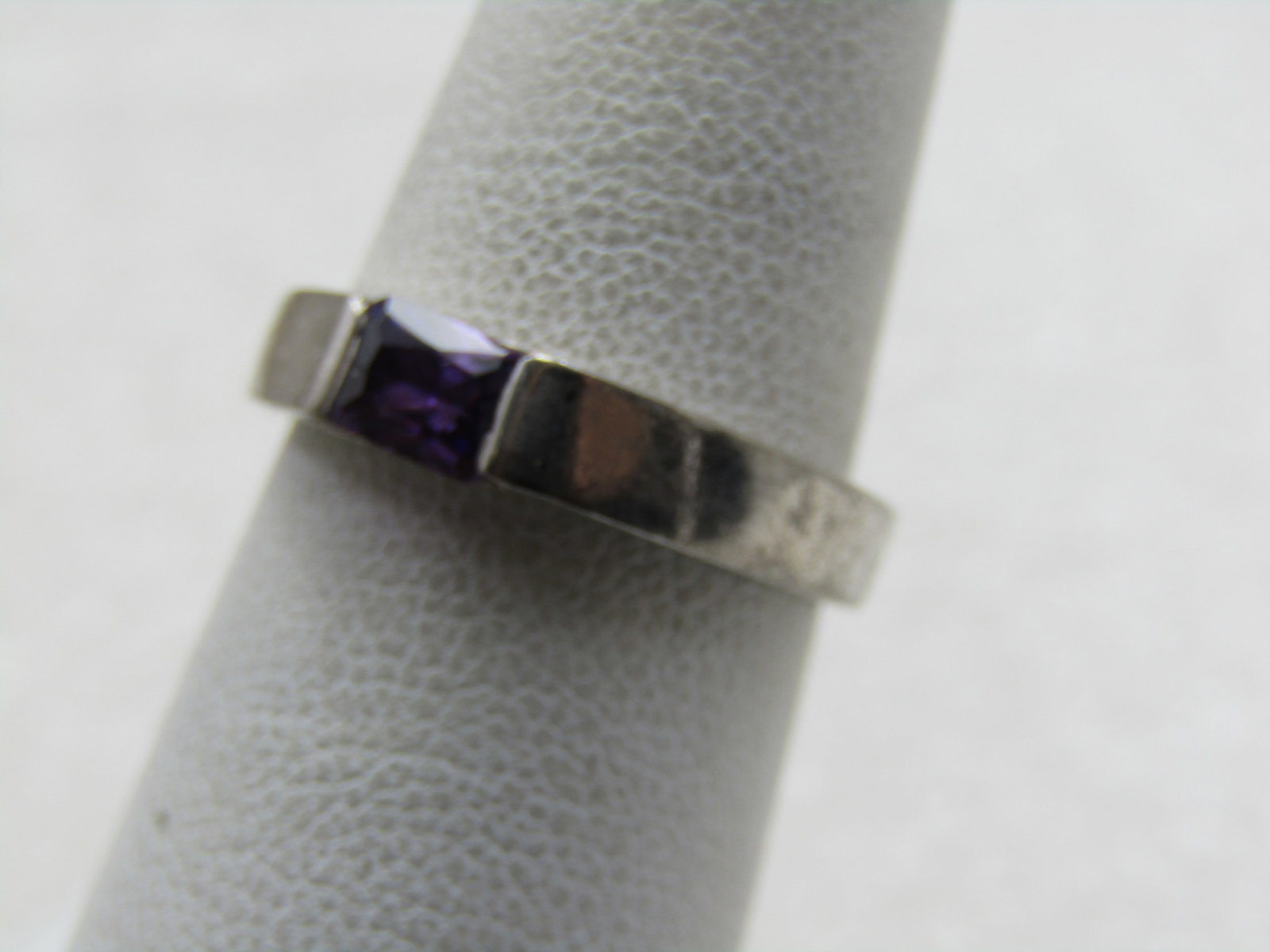 Vintage Sterling Amethyst Ring, Sz. 6, Band with Stone. - 4