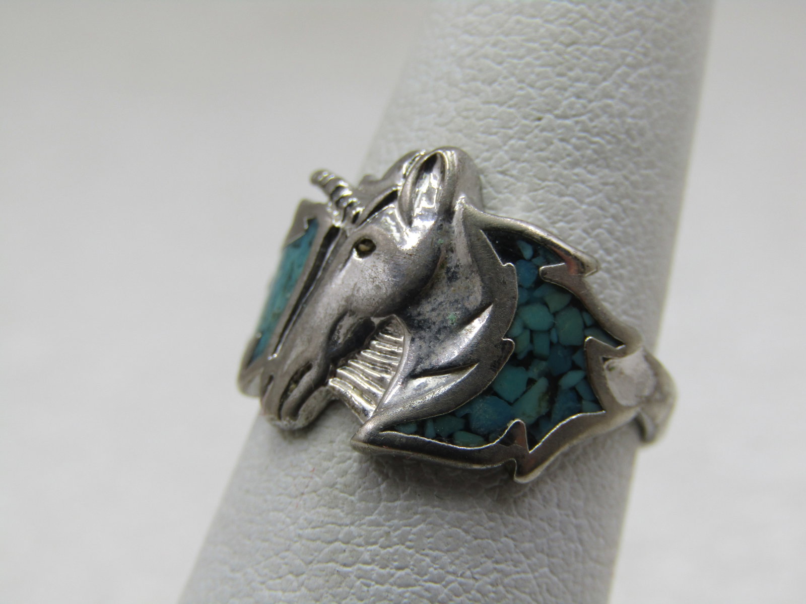 Vintage Turquoise Chip Unicorn Ring, Sz. 5. 1970's-1980's - 3