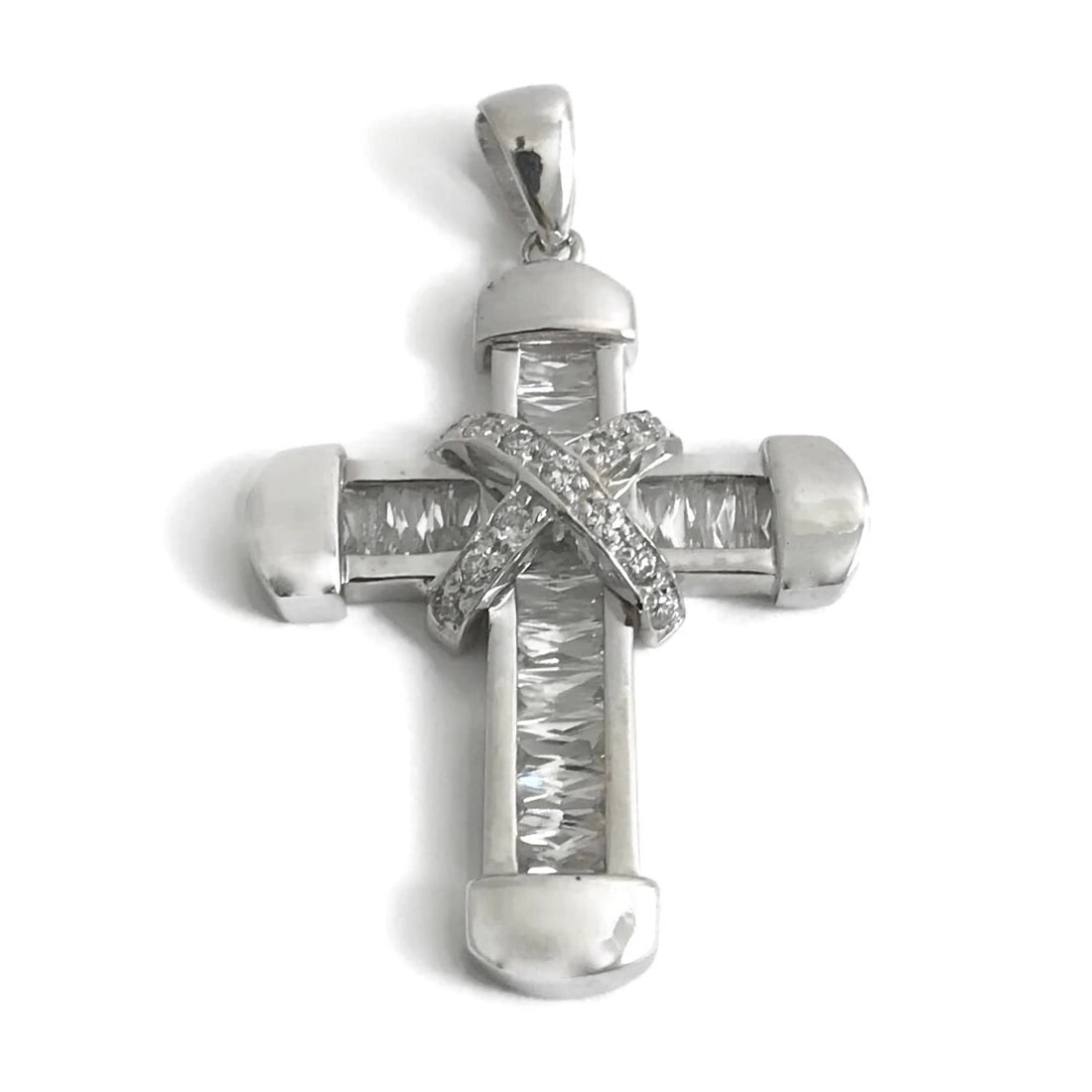 CZ Cubic Zirconia Cross Necklace Pendant 18K White Gold, 12.52 Grams: CZ Cubic Zirconia Cross Necklace Pendant 18K White Gold, 12.52 Grams This is a statement piece! Please let us know if you have any questions. Gemstones: cubic zirconia Metal: 18K white gold Weight: 12