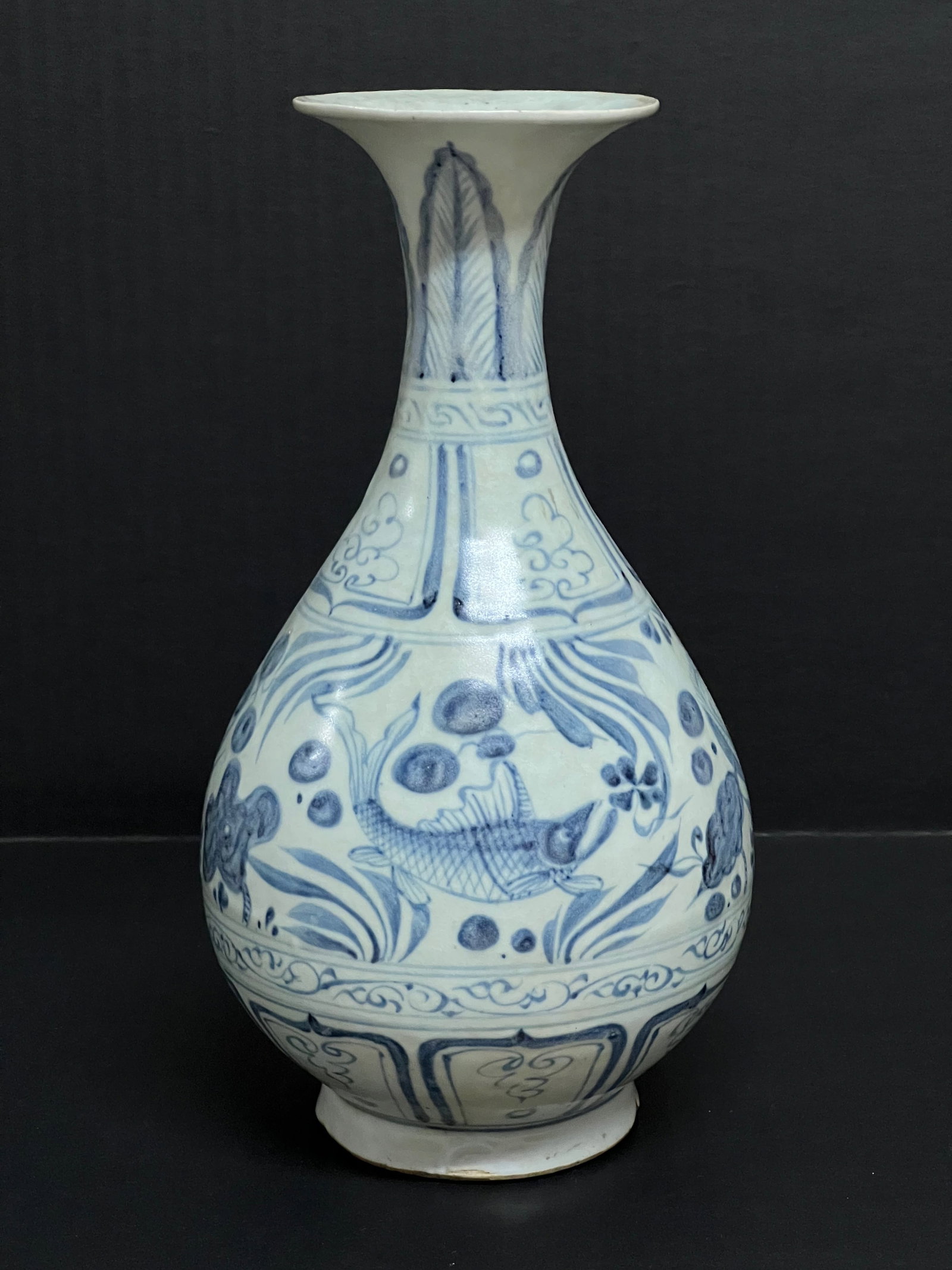 Chinese Art Porcelain Blue and White Vase: Title: Chinese Art Porcelain Blue and White Vase Description: Chinese Art Porcelain Blue and White Vase Date/Period: Late 20th Century Materials: Porcelain Size: 10" h x 5" w Reserve: $150.00