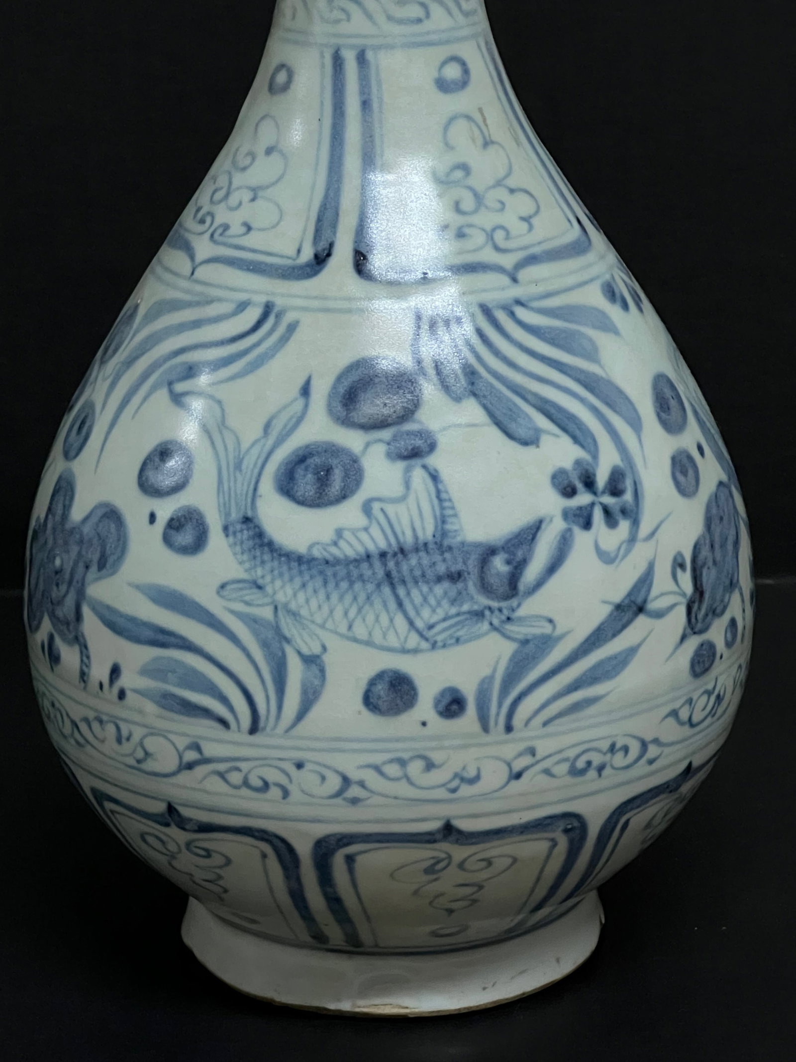Chinese Art Porcelain Blue and White Vase - 2