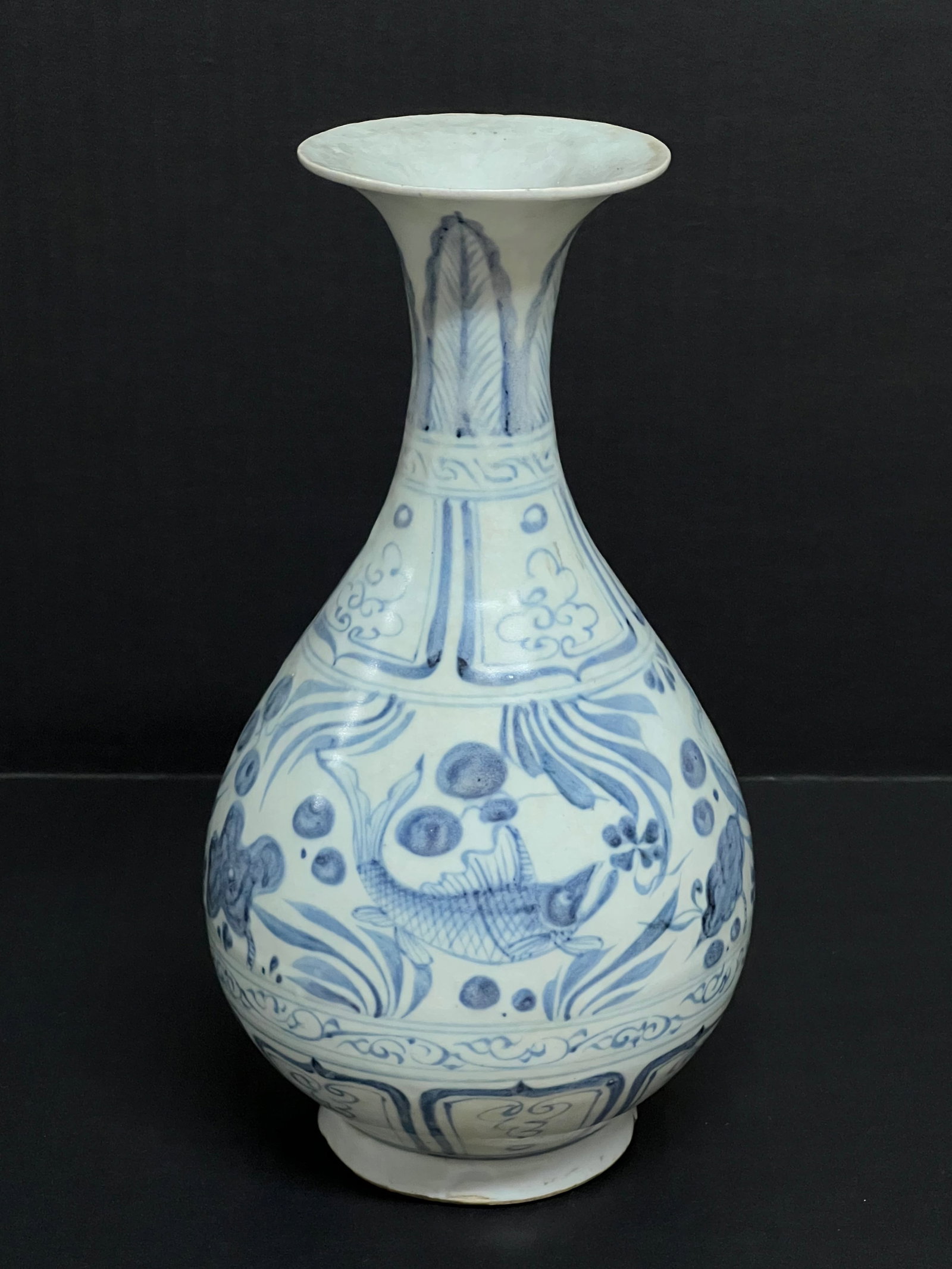 Chinese Art Porcelain Blue and White Vase - 3