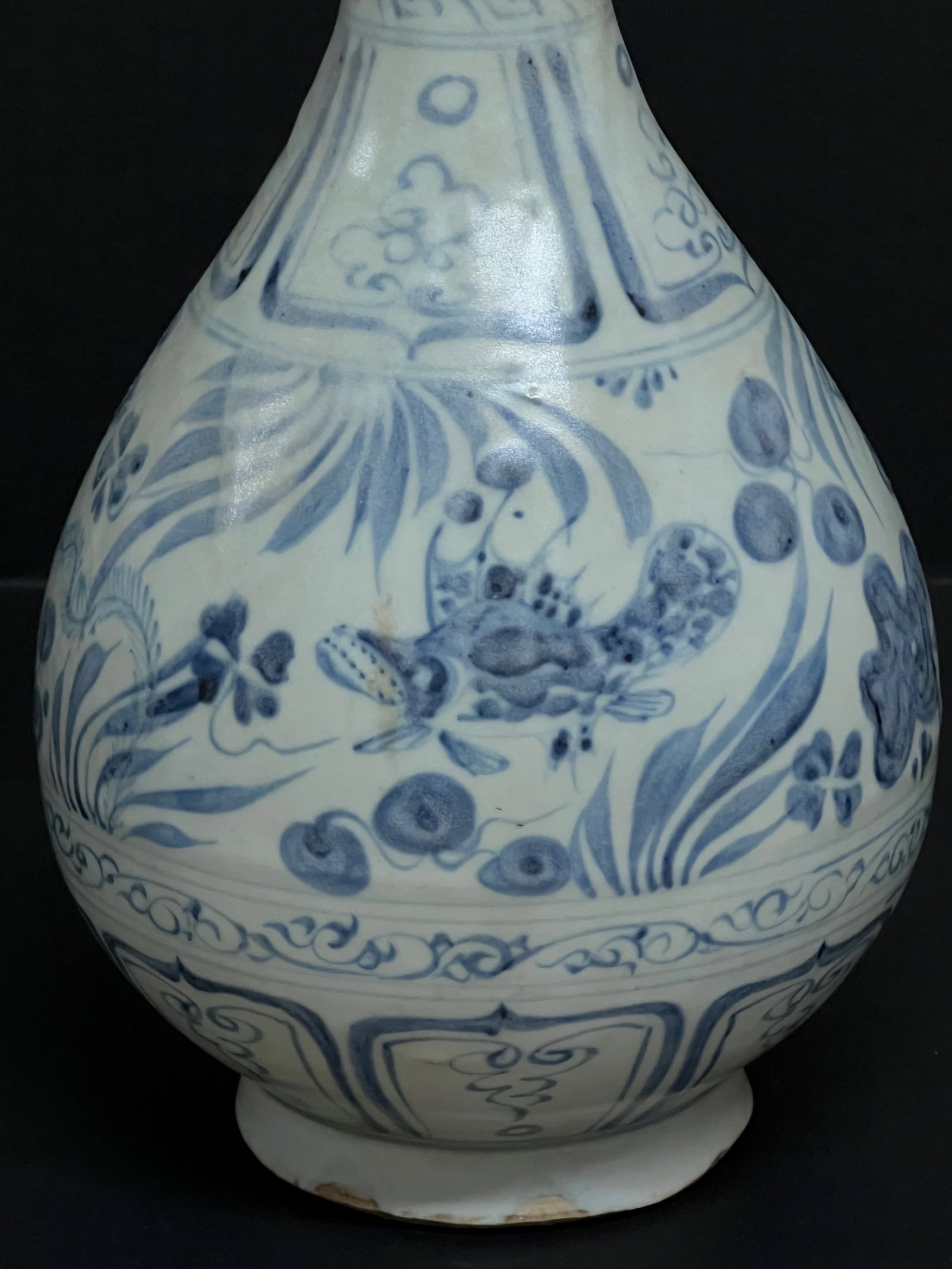 Chinese Art Porcelain Blue and White Vase - 7