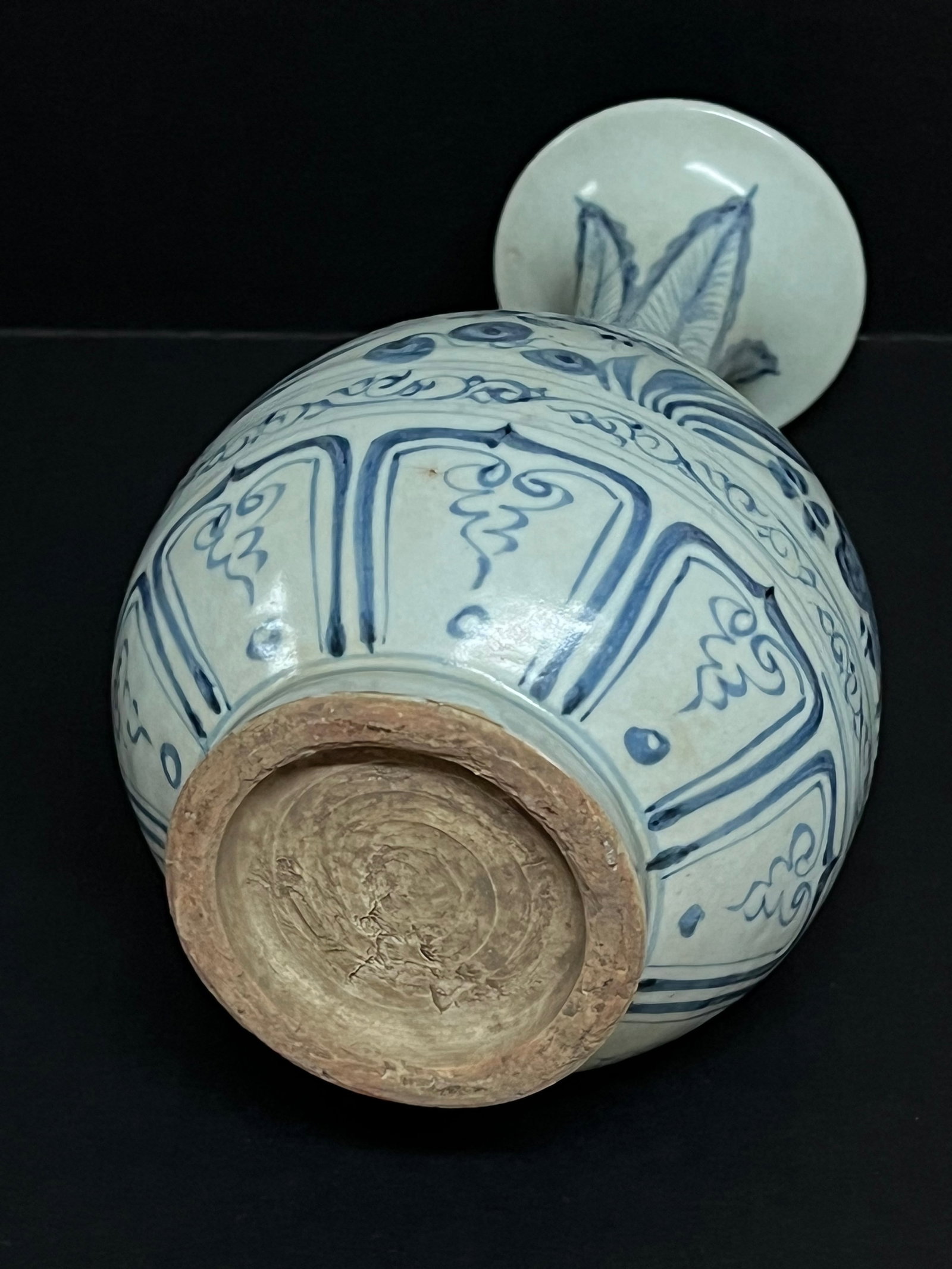 Chinese Art Porcelain Blue and White Vase - 8