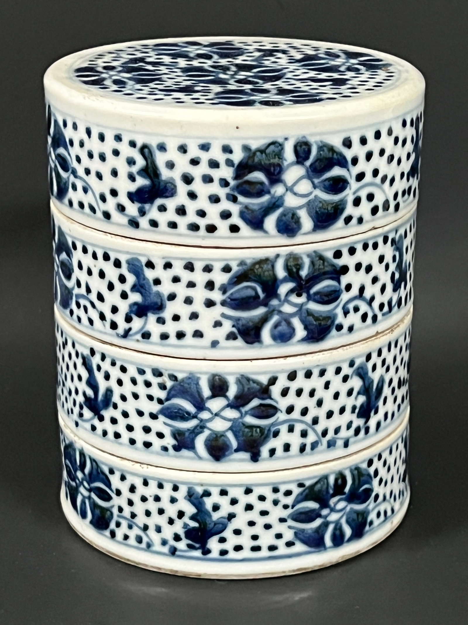 Chinese Porcelain Blue and White Stackable Box: Title: Chinese Porcelain Blue and White Stackable Box Description: Chinese Art Blue and White Porcelain Stackable Box Date/Period: Late 20th Century Materials: Porcelain Size: 5" h x 4" w Reserve: