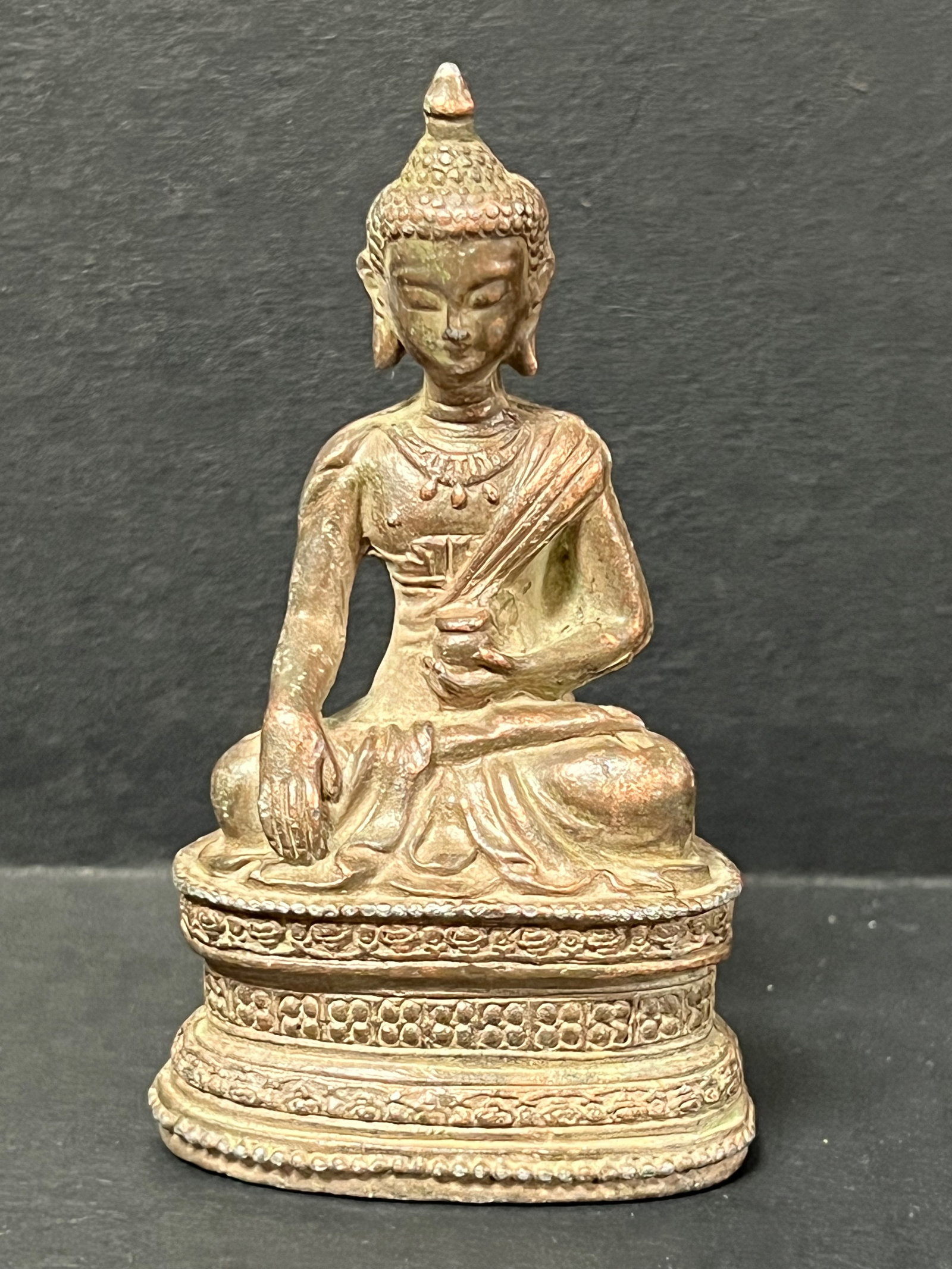 Chinese Art Bronze Buddha Statue - 2