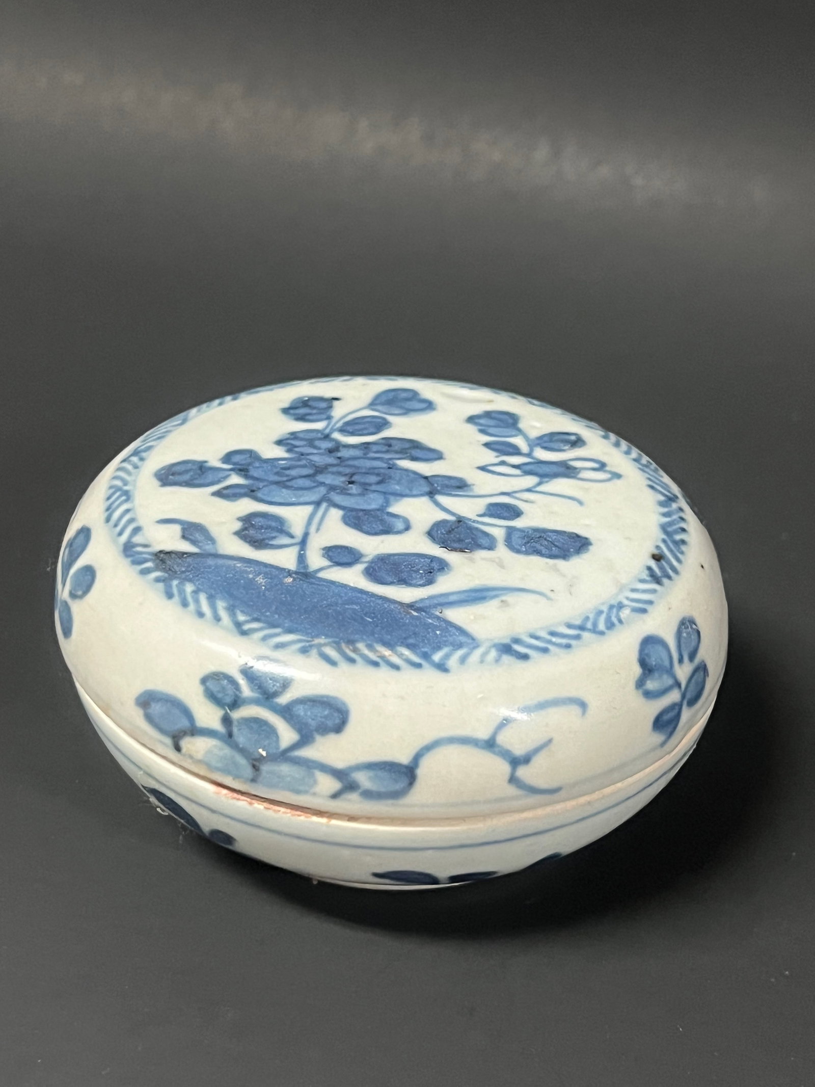 Chinese Art Porcelain Blue and White Pill Box - 3