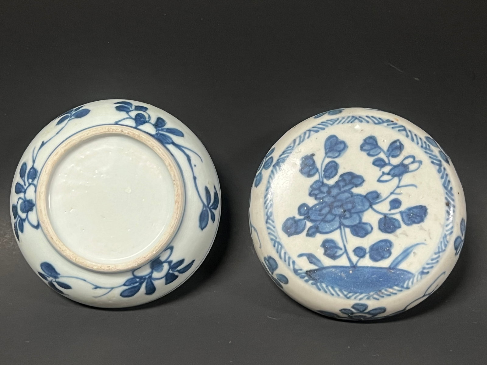 Chinese Art Porcelain Blue and White Pill Box - 7