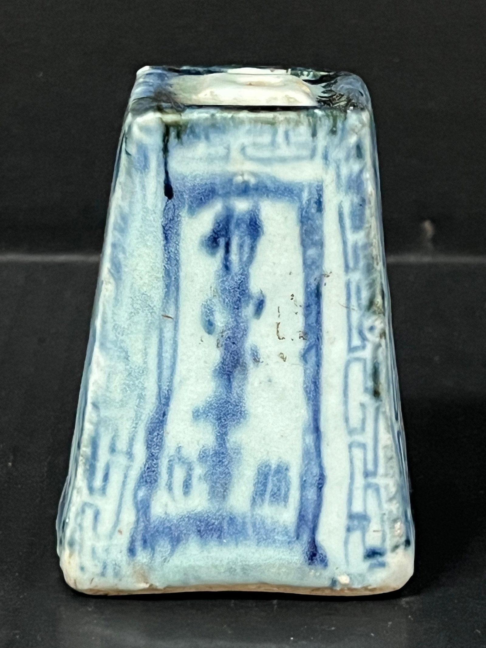 Chinese Art Blue and White Porcelain Incense Burner: Title: Chinese Art Blue and White Porcelain Incense Burner Description: Chinese Art Blue and White Porcelain Incense Burner Date/Period: Late 20th Century Materials: Porcelain Size: 4" h x 2" w