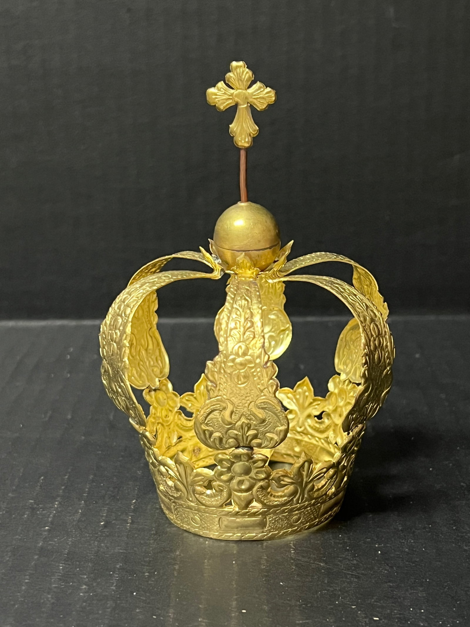 Handmade Gold Gilt Metal Crown: Title: Handmade Gold Gilt Metal Crown Description: Handmade Gold Gilt Metal Crown Date/Period: Late 20th Century Materials: Metal Size: 4" h x 2.5" w Reserve: $60.00 Shipping: Domestic: Flat-rate of