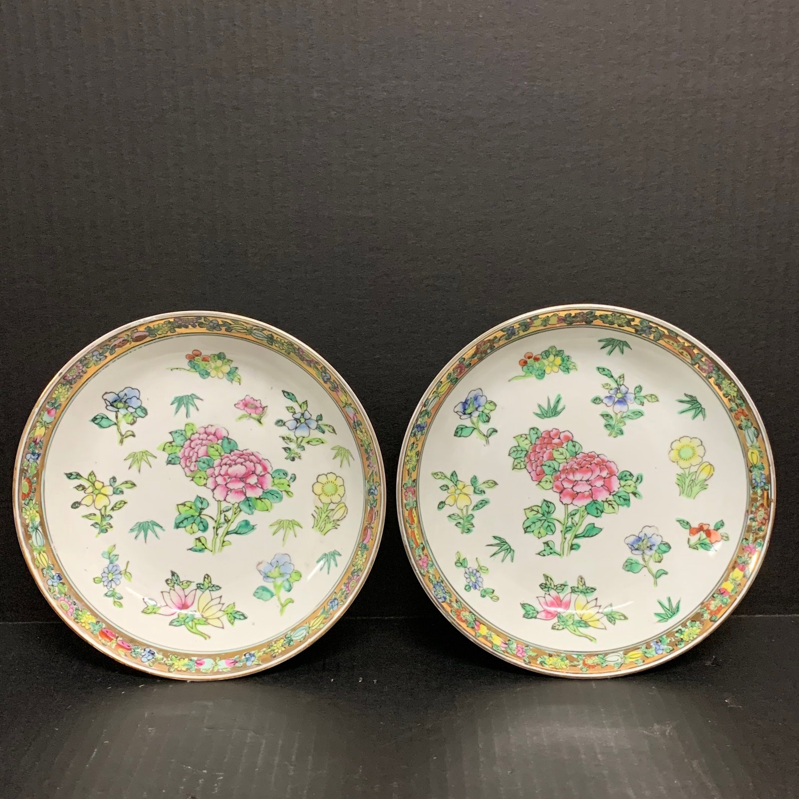 Pair of Chinese Porcelain Bowl: Title: Pair of Chinese Porcelain Bowl Description: Pair of Chinese Art Porcelain Bowl Date/Period: Late 20th Century Materials: Porcelain Size: 8" h x 8" w Reserve: $60.00 Shipping: Domestic: