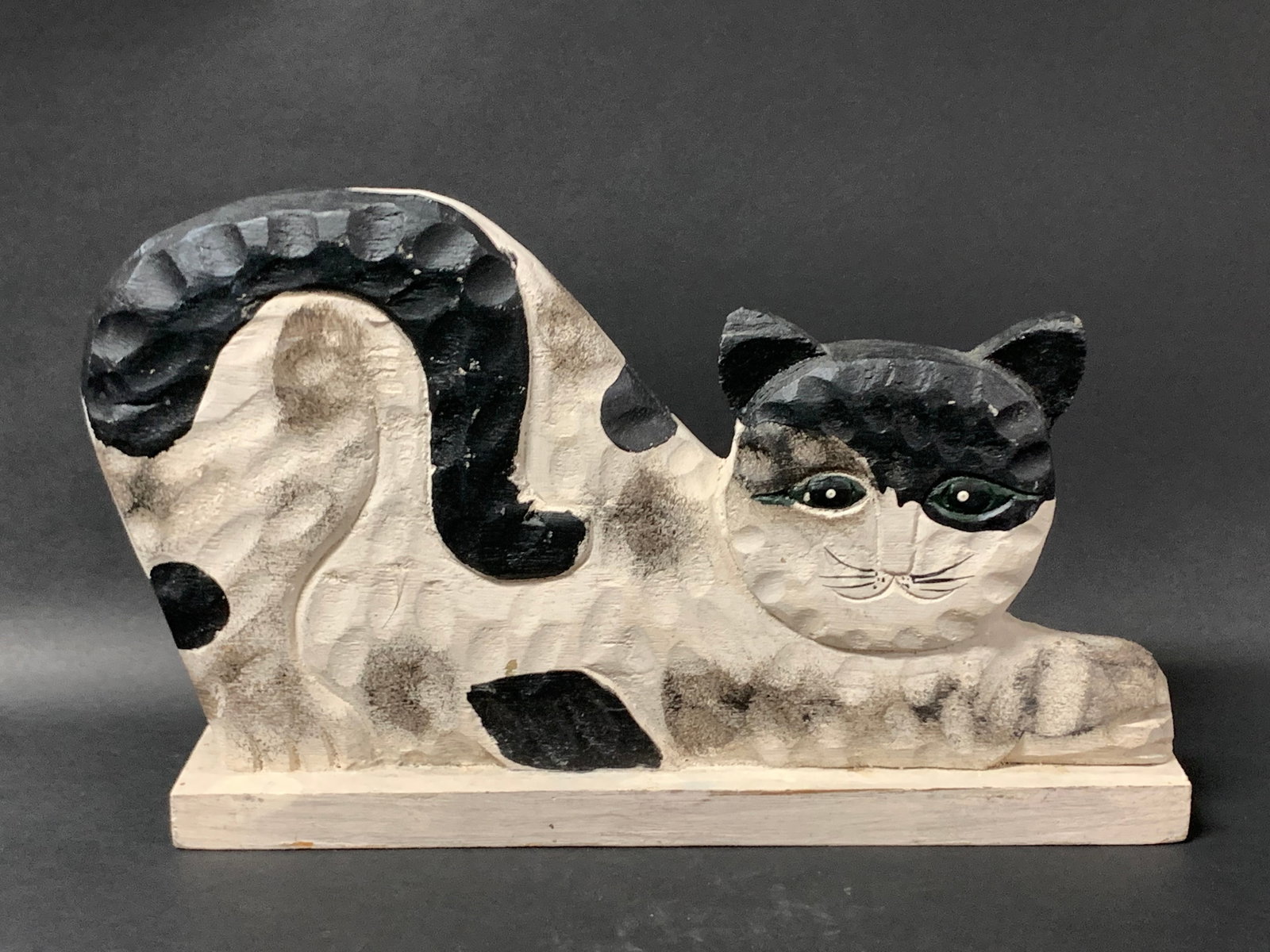 Carved Wood Cat Sculpture: Title: Carved Wood Cat Sculpture Description: Carved Wood Cat Sculpture Date/Period: Late 20th Century Materials: Wood Size: 7" h x 12" w Reserve: $80.00 Shipping: Domestic: Flat-rate of $30.00 to