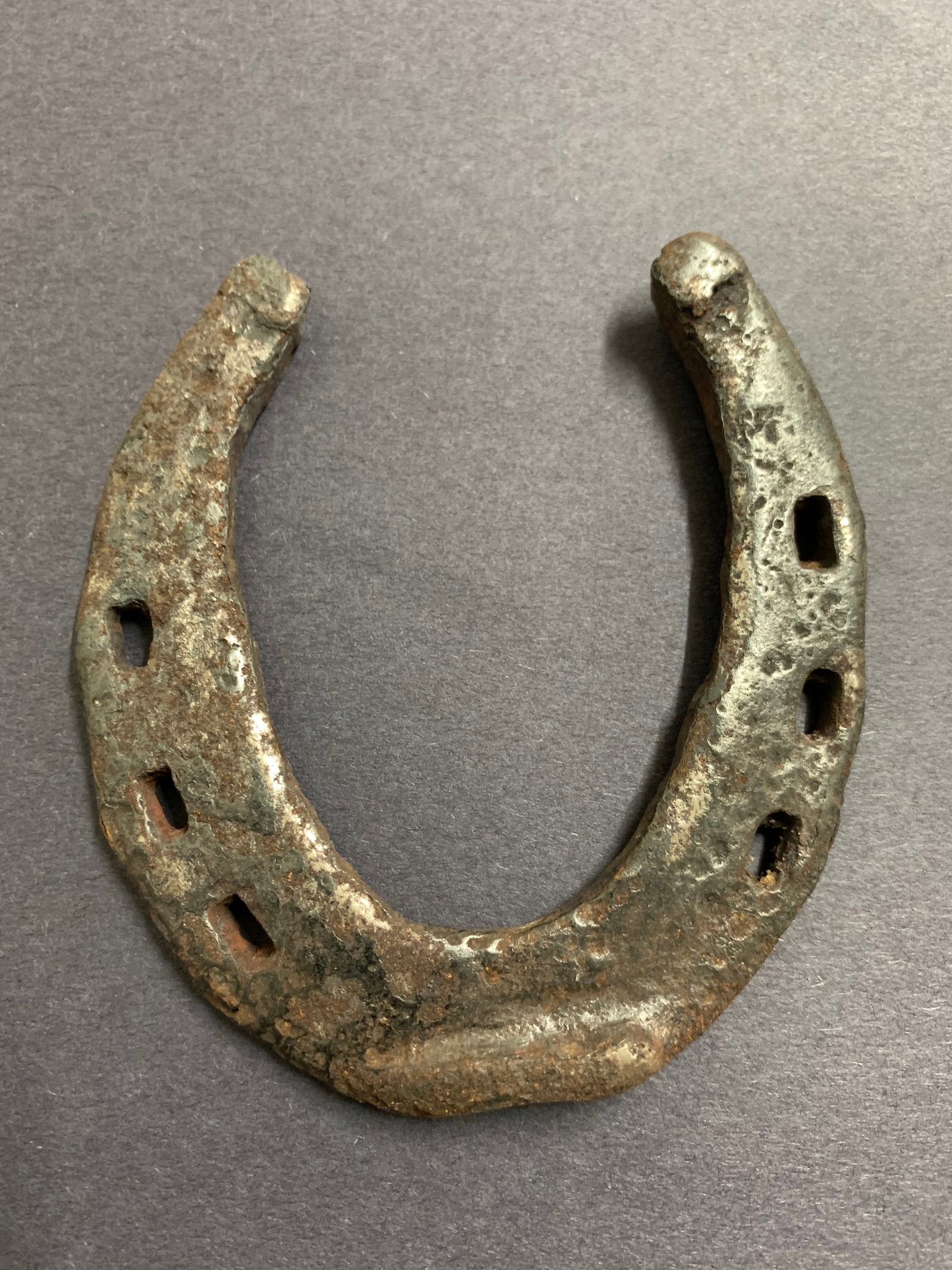 Bronze Horse Shoe Sculpture: Title: Bronze Horse Shoe Sculpture Description: Bronze Horse Shoe Sculpture Date/Period: Late 20th Century Materials: Bronze Size: 4.25" h x 4" w Reserve: $40.00 Shipping: Domestic: Flat-rate of