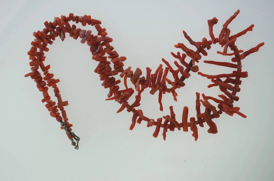 CORAL BRANCHES NECKLACE VINTAGE C.1960 STRAND GORGEOUS COLOR - 5