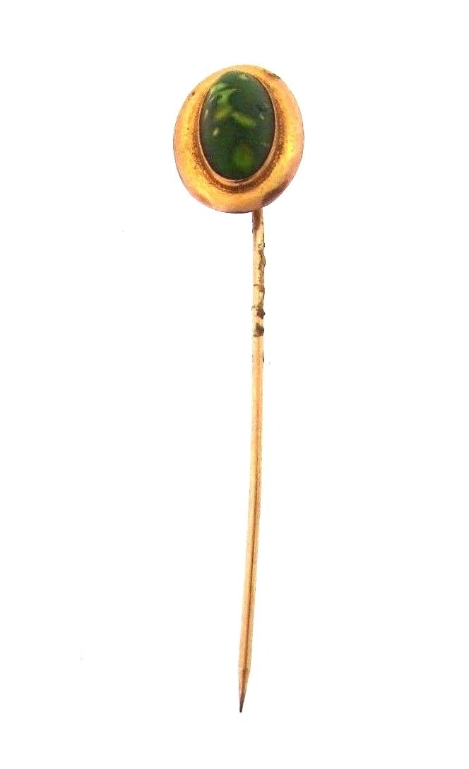 VICTORIAN ANTIQUE C.1900 GREEN STONE 9K YELLOW GOLD STICK PIN: Title: VICTORIAN ANTIQUE C.1900 GREEN STONE 9K YELLOW GOLD STICK PIN Description: N-JUT CHIC UNIQUE 9K YELLOW GOLD GREEN STONE STICK PIN GORGEOUS Measures 2 1/2' Weight - 1.8 g TOP PART MEASURES