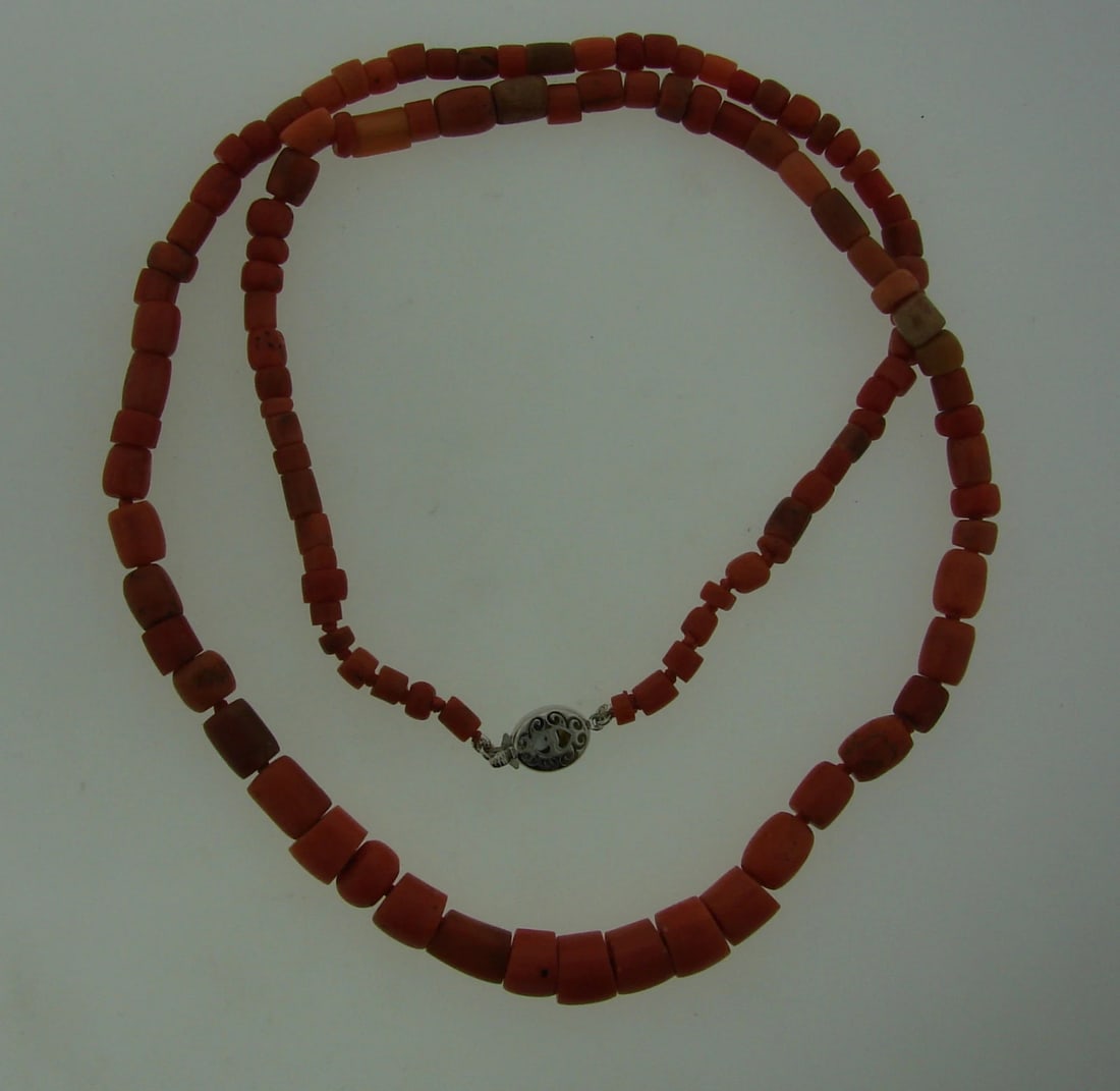 VINTAGE CORAL STRAND NECKLACE 925 STELRING SILVER CLASP - 3