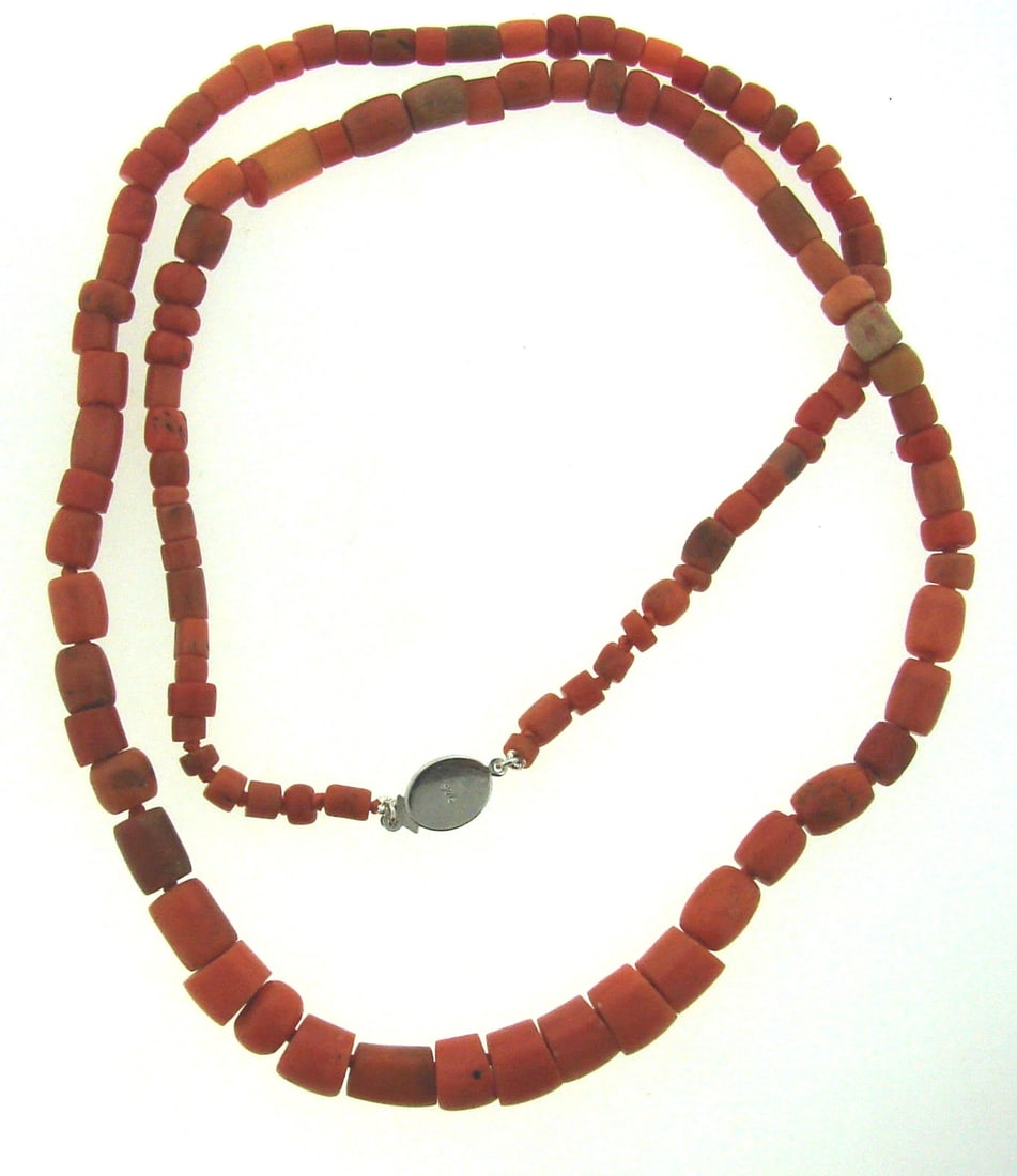 VINTAGE CORAL STRAND NECKLACE 925 STELRING SILVER CLASP - 4