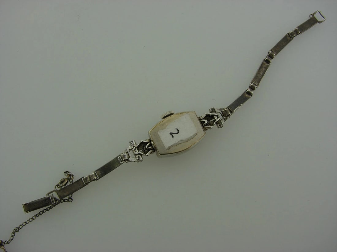 Lady Elgin 14k White Gold - 8