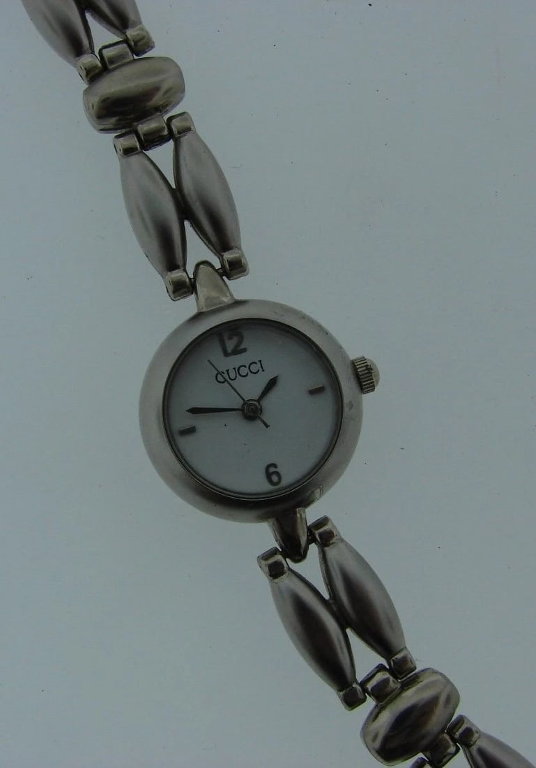 TRENDY Gucci Stainless Steel Watch: Title: TRENDY Gucci Stainless Steel Watch Description: DK Gucci Stainless Steel Watch · Wonderful watch that is a necessity in your collection. · The weight is 37.9 · The length is 7