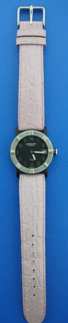 RAYMOND WEIL WATCH WATERPROOF PARSIFAL SAPPHIRE CRYSTAL SWISS MADE PARIS STRAP: Title: RAYMOND WEIL WATCH WATERPROOF PARSIFAL SAPPHIRE CRYSTAL SWISS MADE PARIS STRAP Description: N-N00 RAYMOND WEIL C. 1980 WATERPROOF PARSIFAL GENEVE SWISS MADE WATCH LEATHER STRAP MADE IN FRANCE
