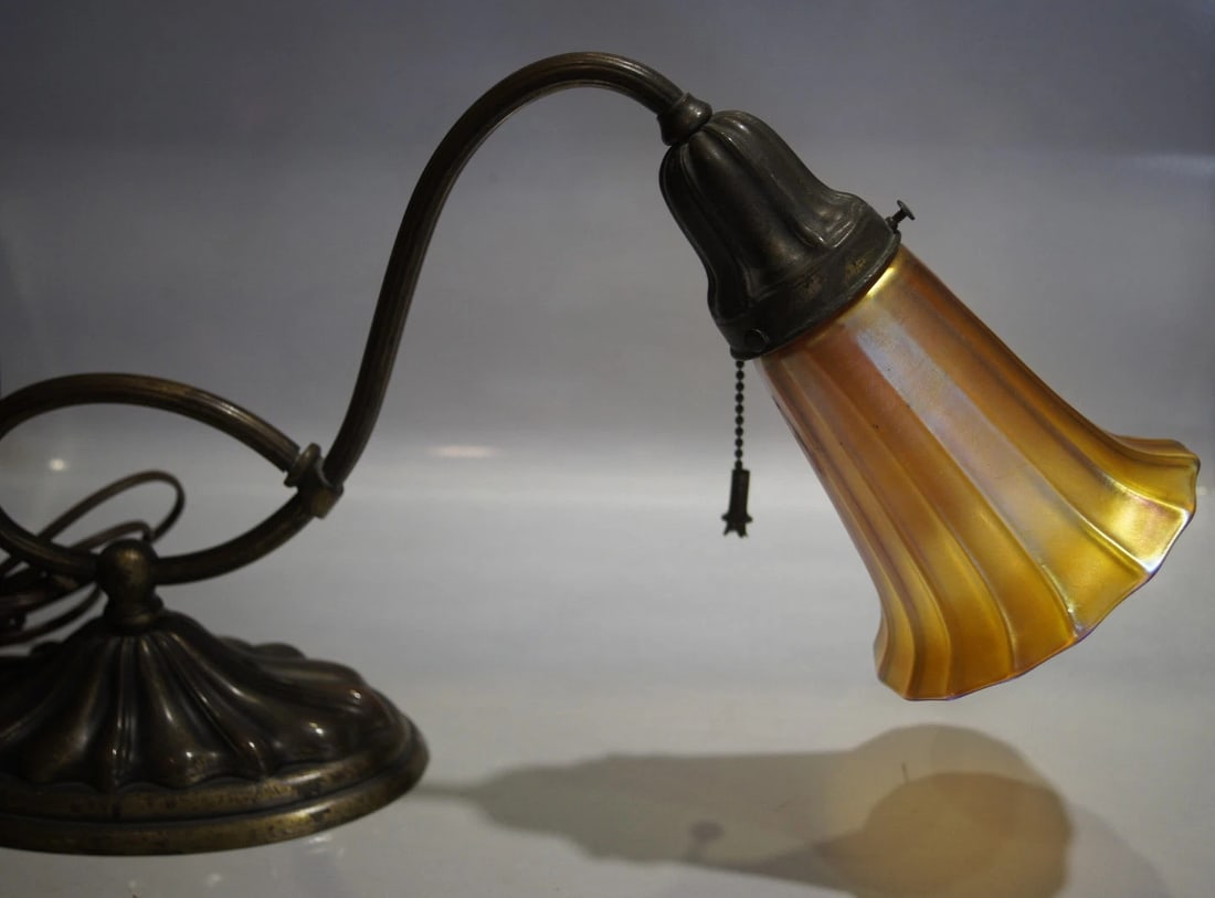 BRONZE DESK LAMP HAND BLOWN SHADE BY QUSZAI QUCSAI SIGNED UNIQUE VINTAGE: Title: BRONZE DESK LAMP HAND BLOWN SHADE BY QUSZAI QUCSAI SIGNED UNIQUE VINTAGE Description: N5-GOO VINTAGE UNIQUE BRONZE LAMP BY QUCZAI It is a truly unique & amazing lamp. Lamp measures: 11'' X