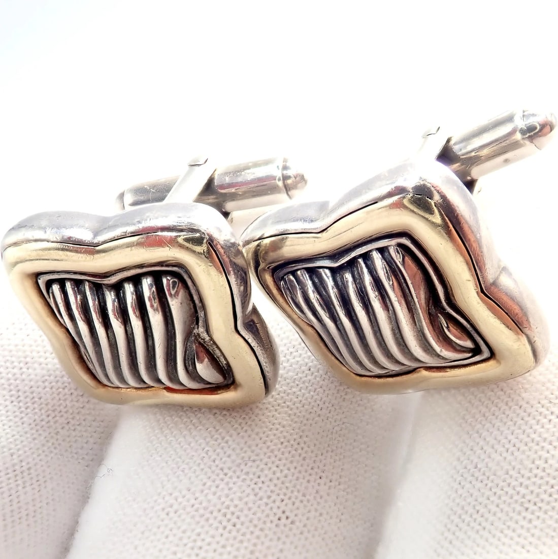 Authentic! David Yurman DY Silver 18k Yellow Gold Large Quatrefoil Cufflinks - 10