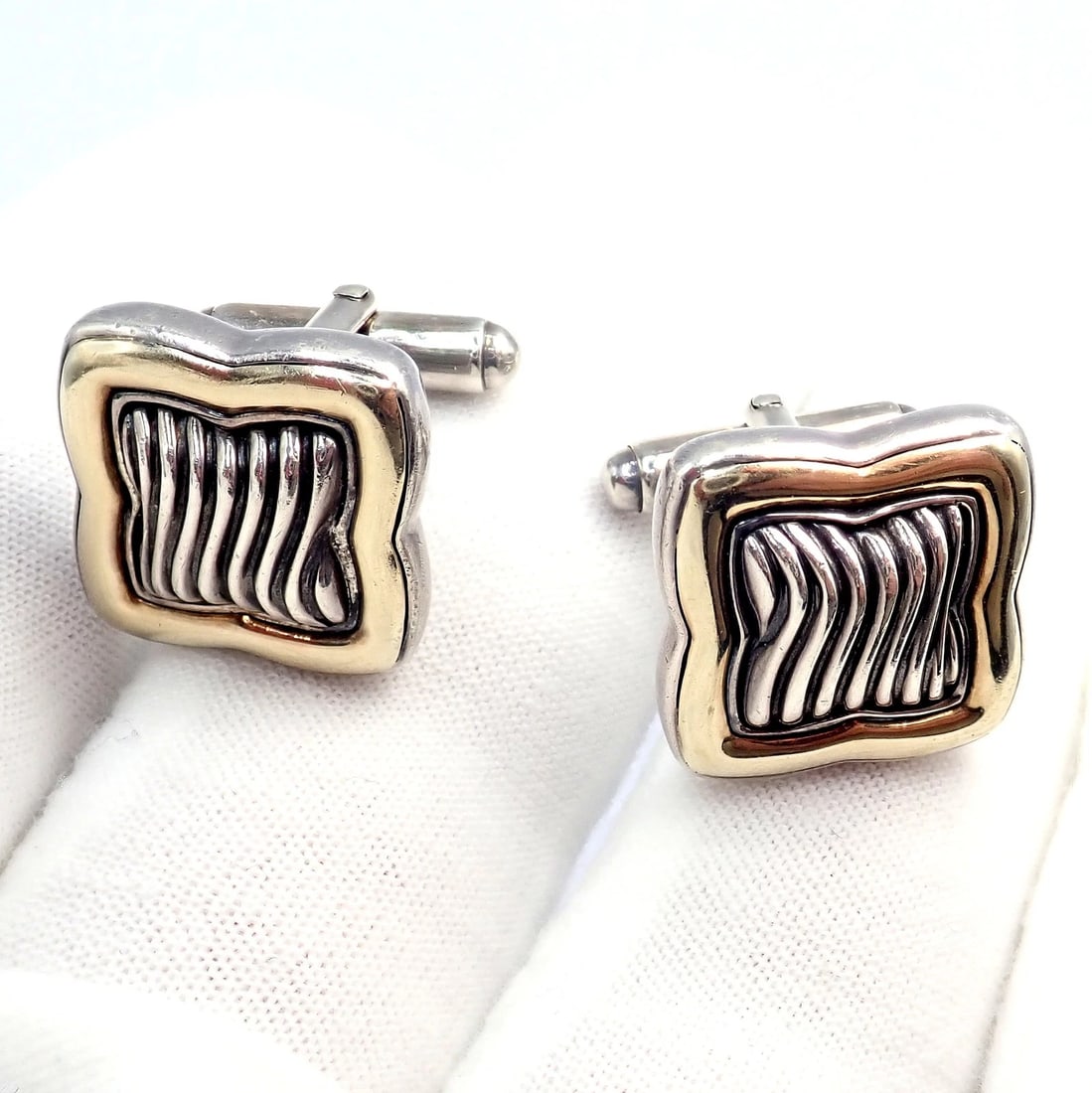 Authentic! David Yurman DY Silver 18k Yellow Gold Large Quatrefoil Cufflinks - 9