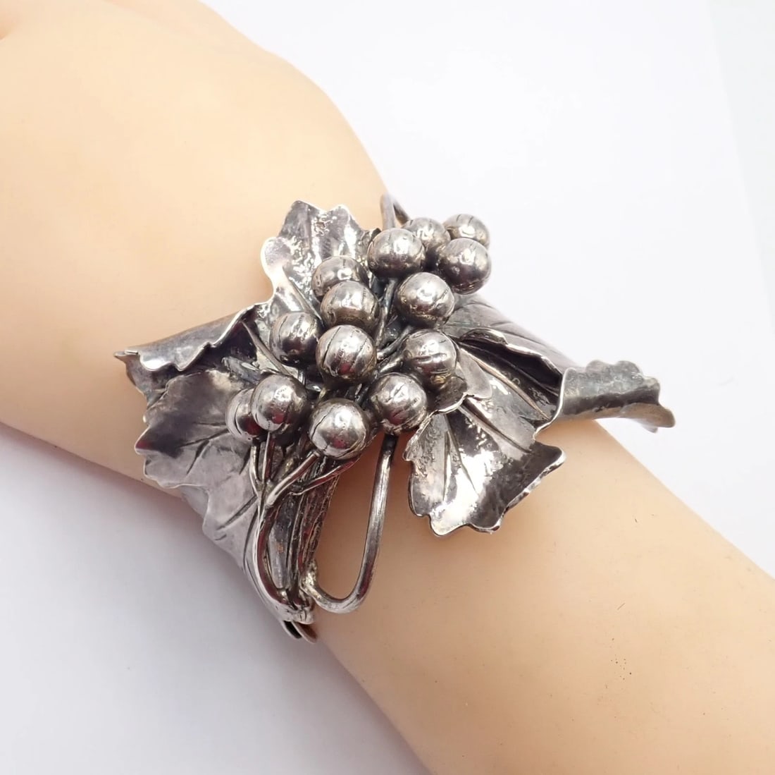 Rare! Vintage Mario Buccellati Silver Berry Leaf Branch Wide Cuff Bracelet - 10