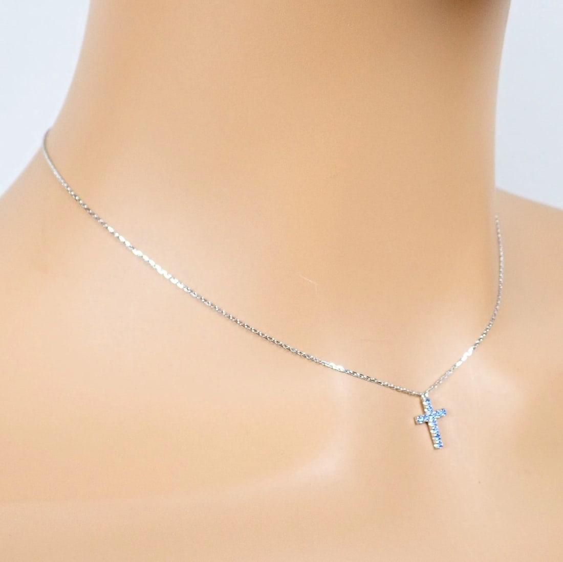Authentic! Cartier 18k White Gold Sweet Cross Blue Sapphire Pendant Necklace - 4
