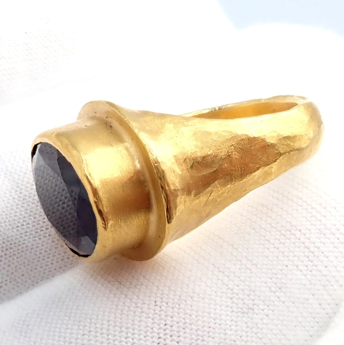 Authentic! Yossi Harari Hammered 24k Yellow Gold Large Garnet Ring sz 7 - 10