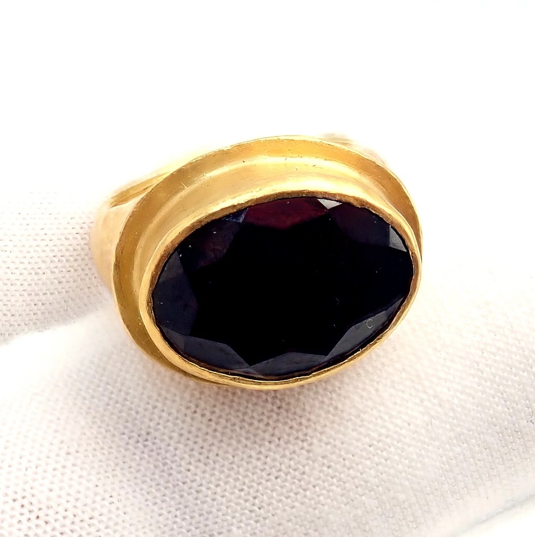 Authentic! Yossi Harari Hammered 24k Yellow Gold Large Garnet Ring sz 7 - 8