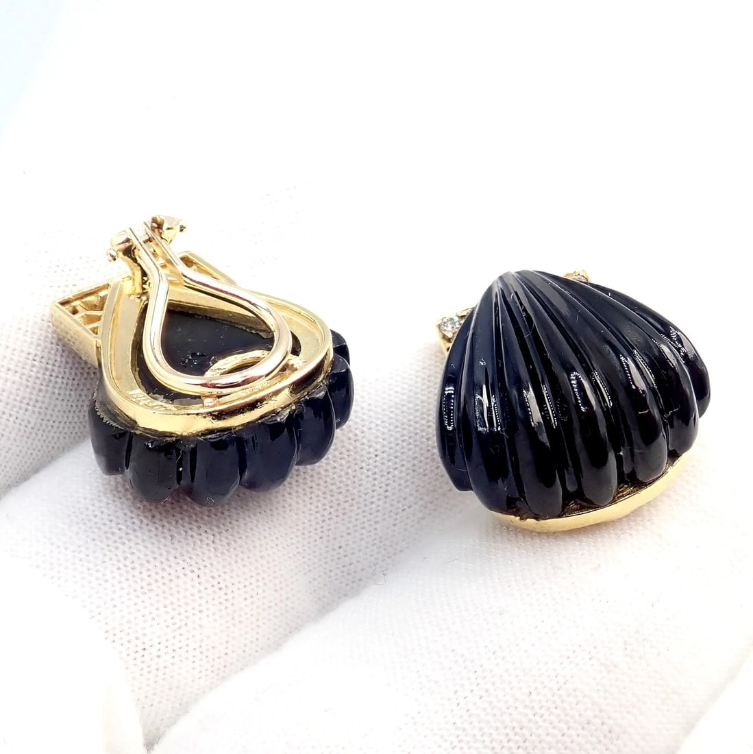 Vintage Estate Cartier Yellow Gold Diamond Onyx Shell Earrings - 8