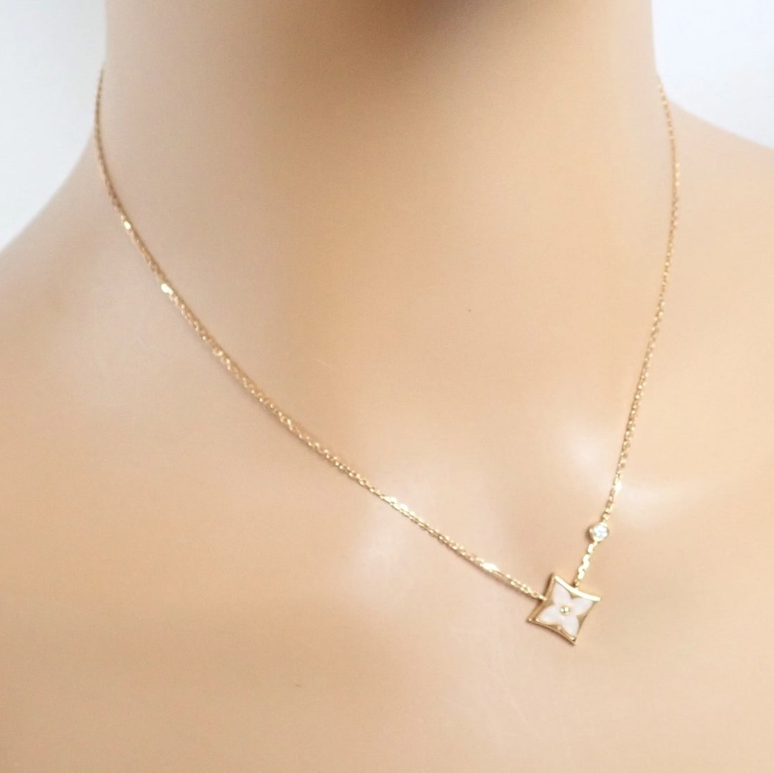 Authentic! Louis Vuitton 18k Rose Gold Diamond Mother Of Pearl Blossom Necklace - 8