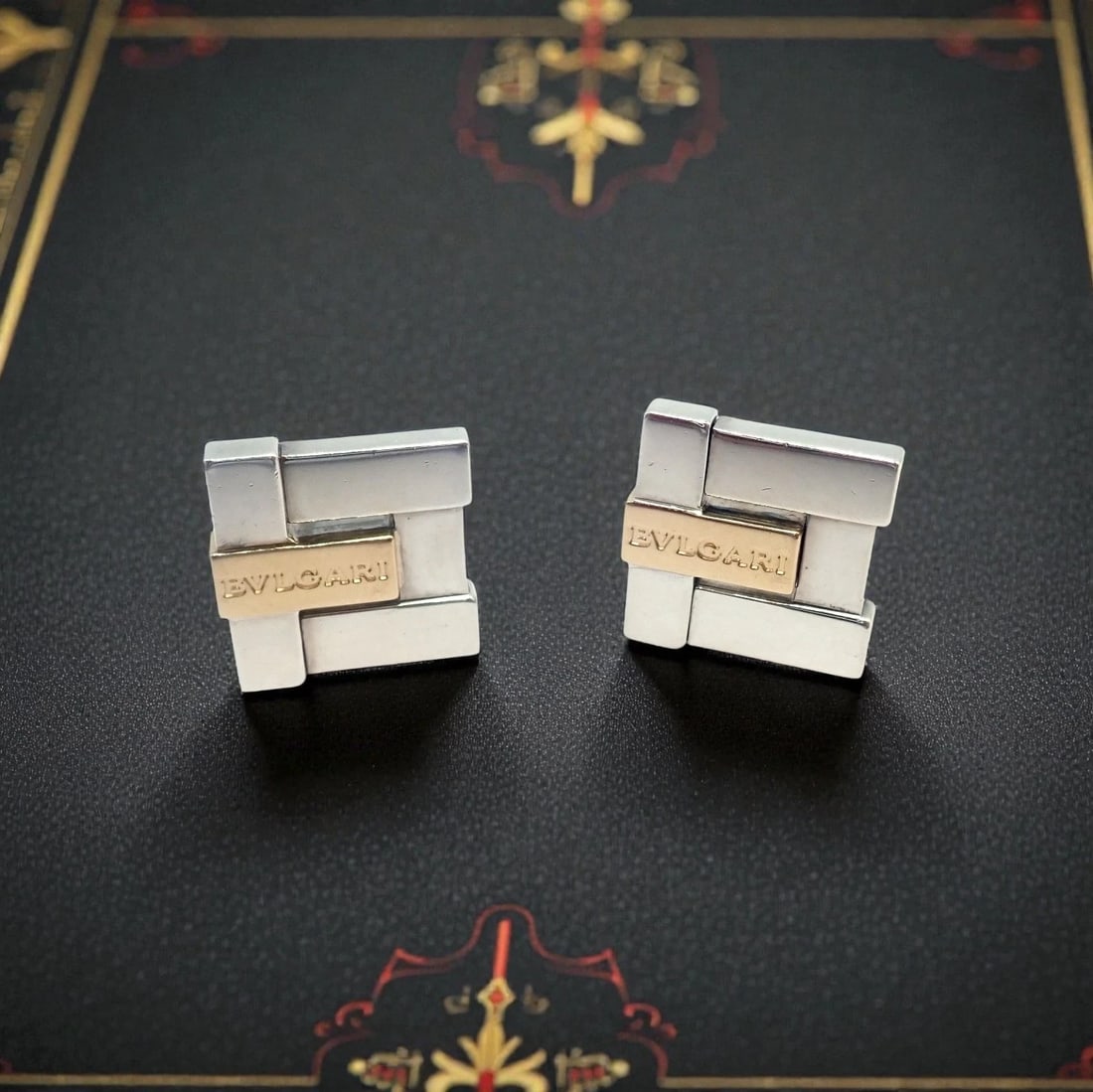Authentic! Bulgari Bvlgari 18k Yellow Gold + Sterling Silver Square Cufflinks - 2