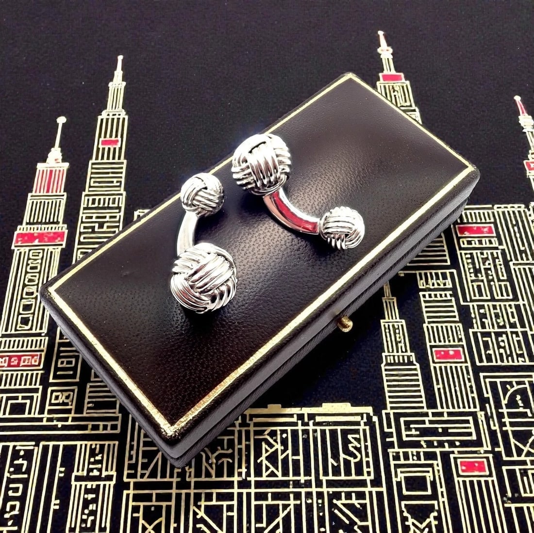 Authentic Tom Ford 18k White Gold Signature Classic Rope Knot Cufflinks - 2