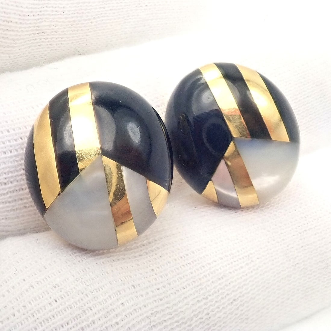 Rare! Tiffany & Co Cummings 18k Yellow Gold Mother of Pearl Black Jade Earrings - 2