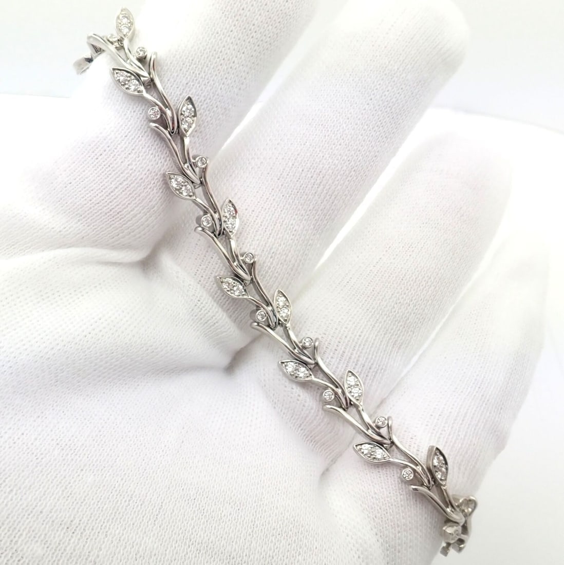 Authentic! Tiffany & Co Platinum Diamond Garland Bracelet - 7