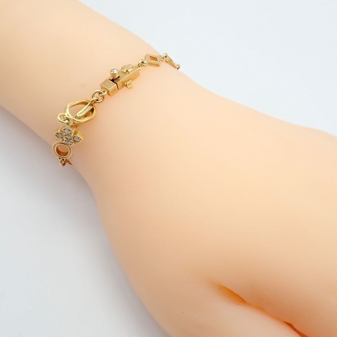 Rare Loree Rodkin 18k Yellow Gold Diamond Cross Bracelet - 8