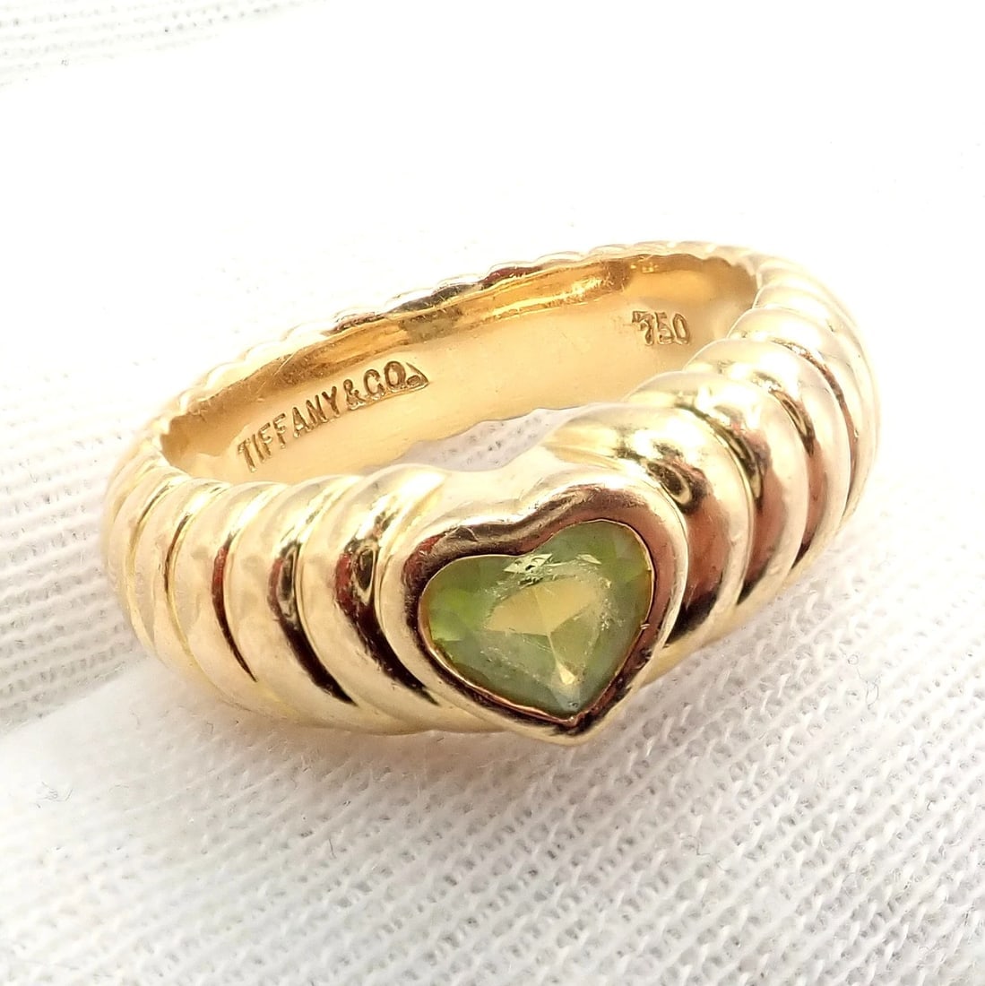 Vintage! Authentic Tiffany & Co 18k Yellow Gold Scalloped Heart Peridot Ring - 5