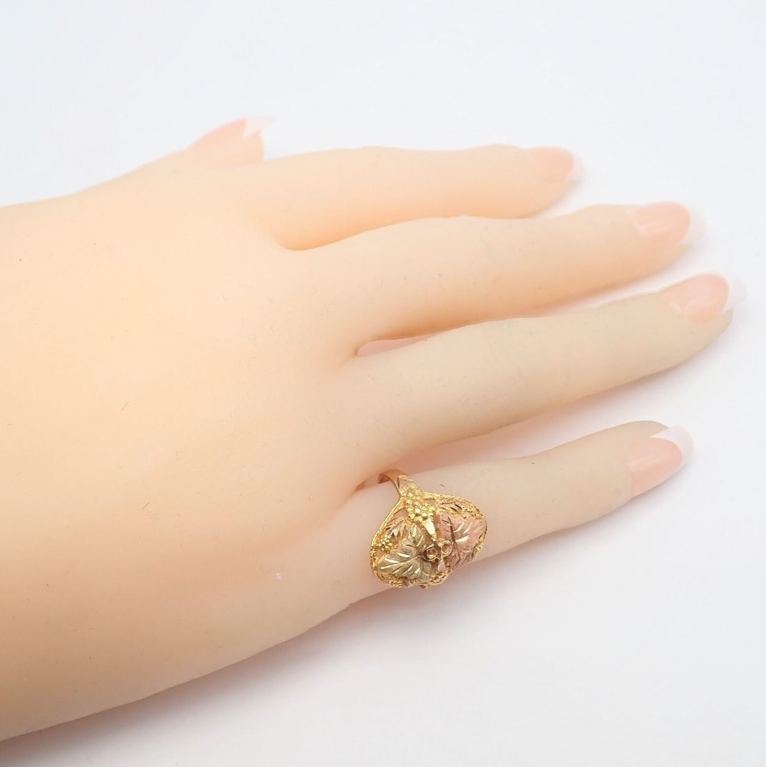 Vintage Estate 10k Multi Color Black Hills Gold Ring sz 5.5 - 4