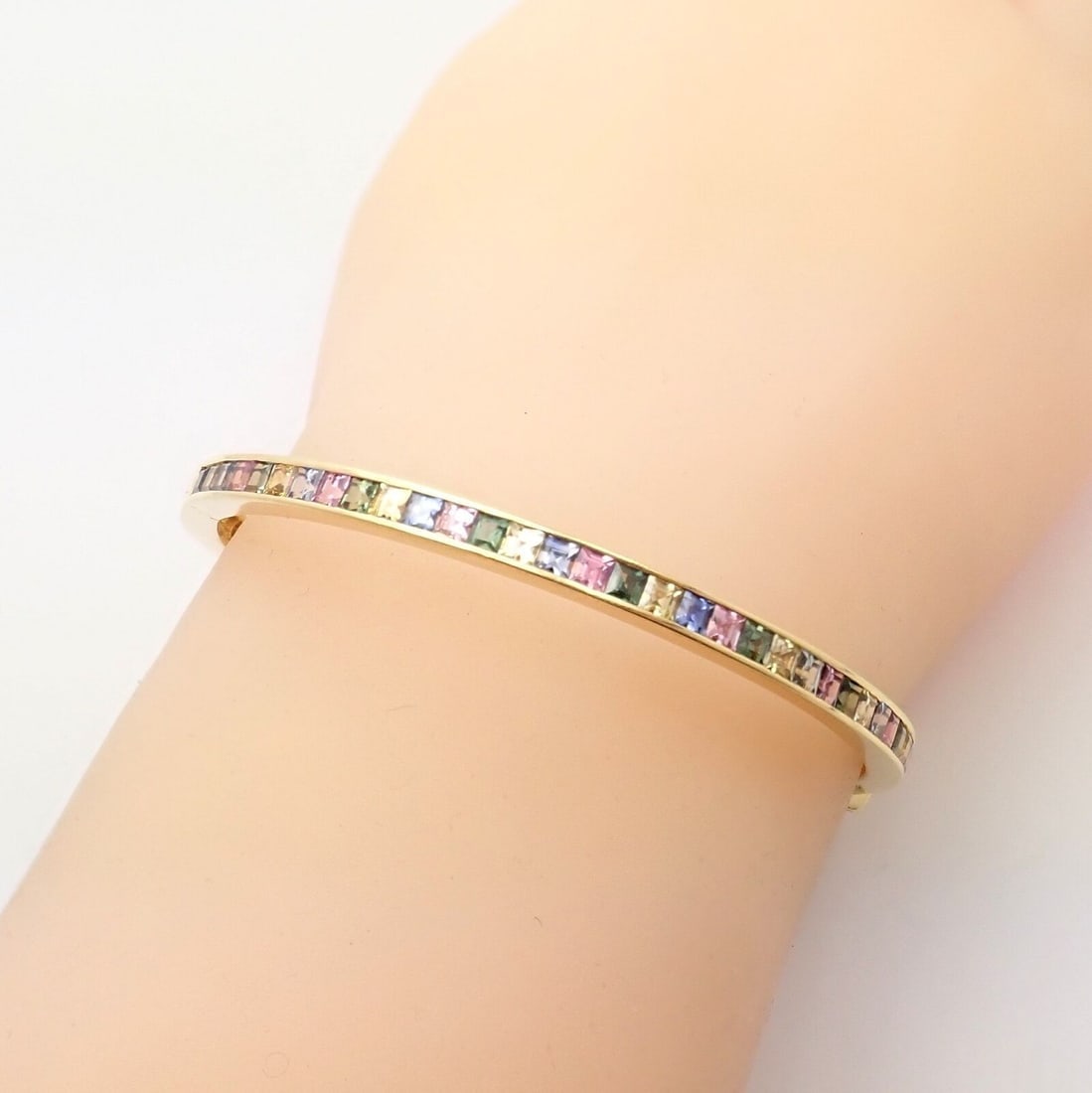 Authentic! Julius Cohen 18k Yellow Gold Diamond Pastel Color Stone Cuff Bracelet - 11